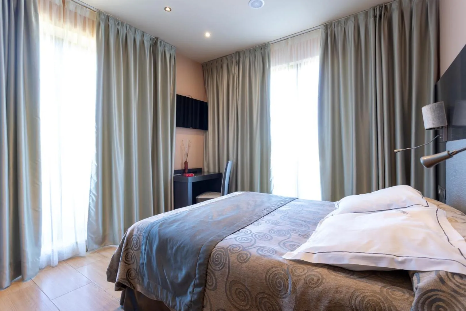 Photo of the whole room, Bed in Hotel Felisa SPA