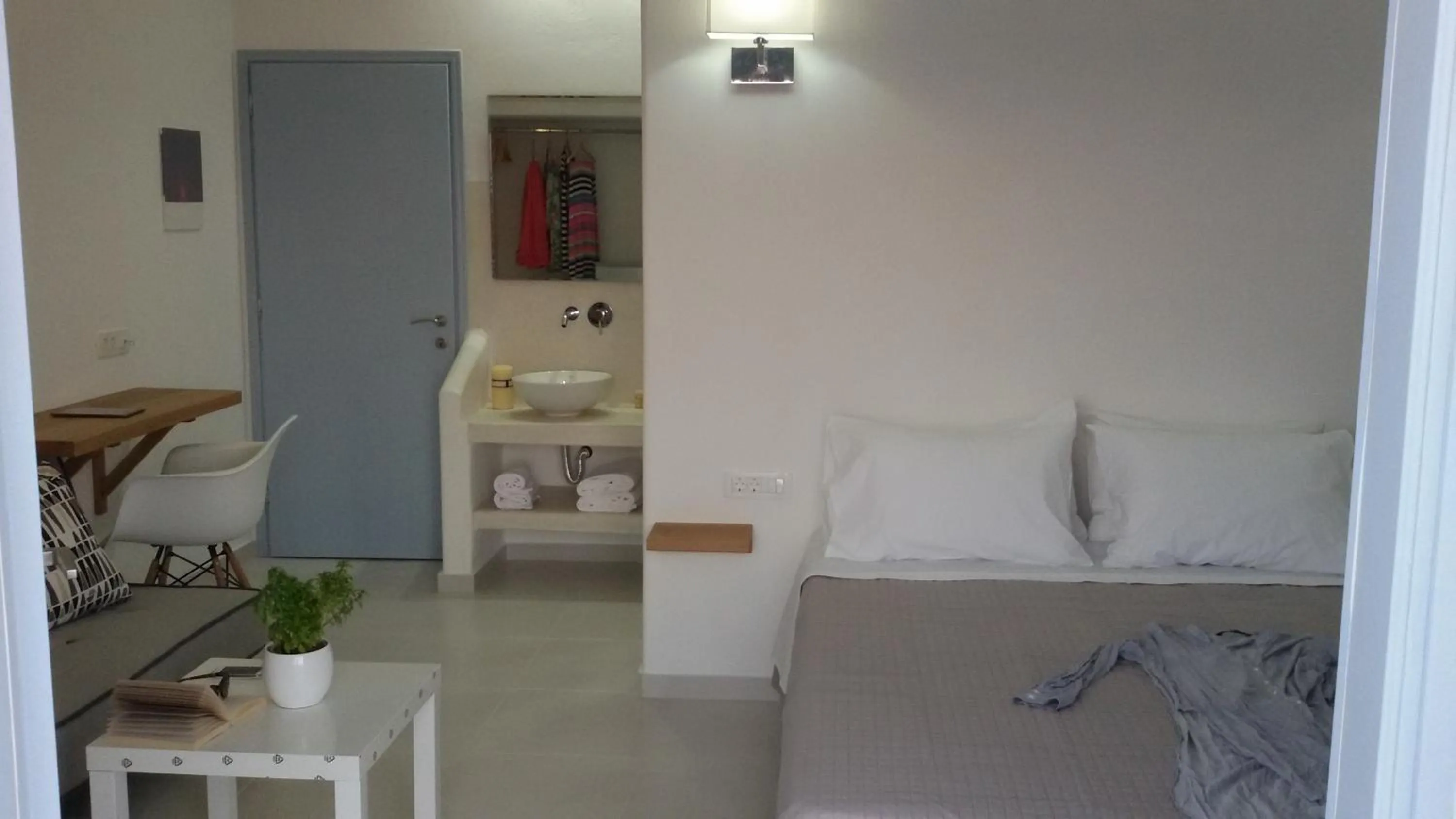 Decorative detail, Bed in Daylight Hotel