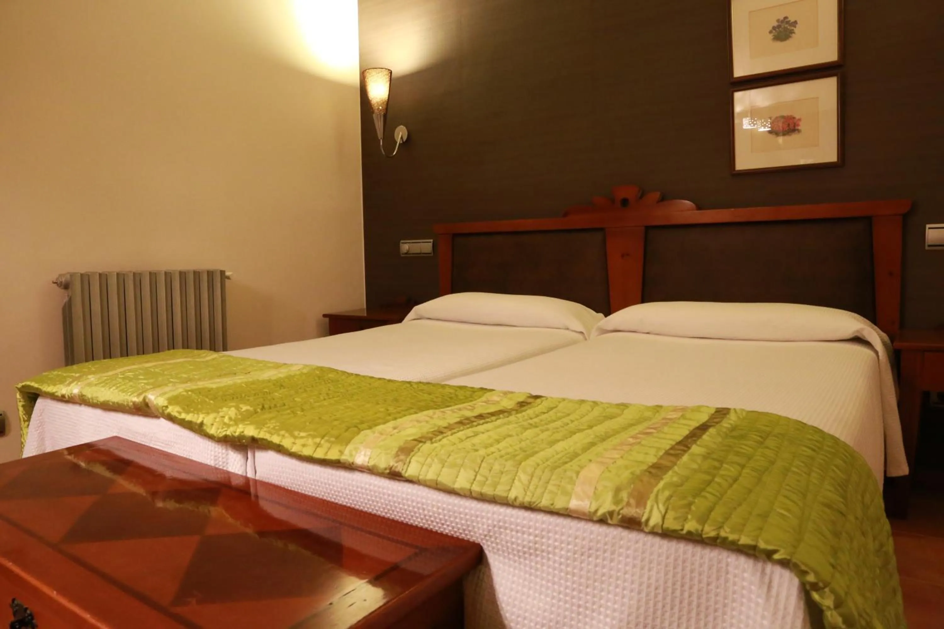 Bedroom in Hospederia de Loarre