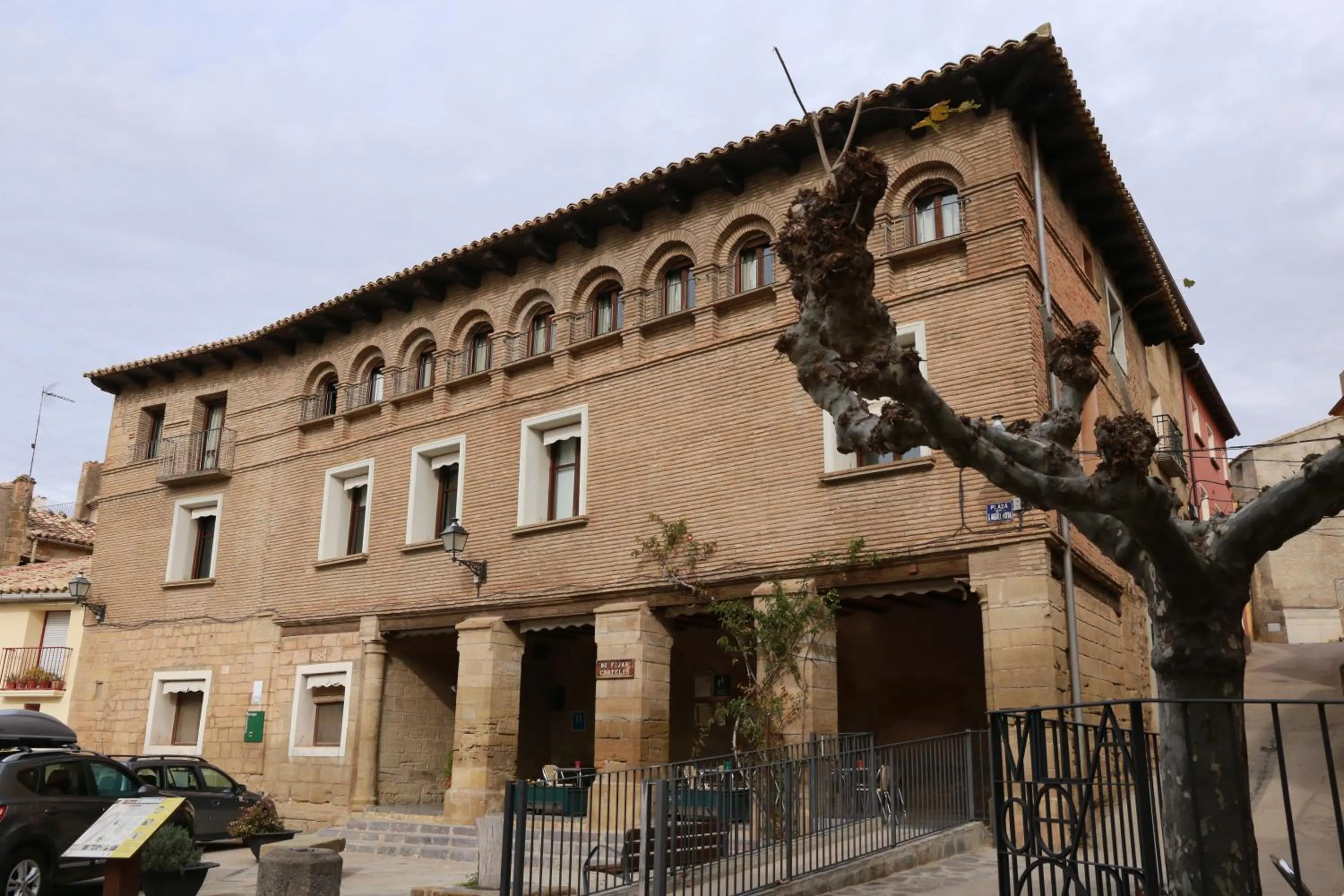 Property building in Hospederia de Loarre