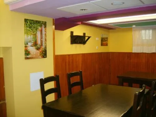 Restaurant/places to eat in Auto Check In Hotel Las Nieves