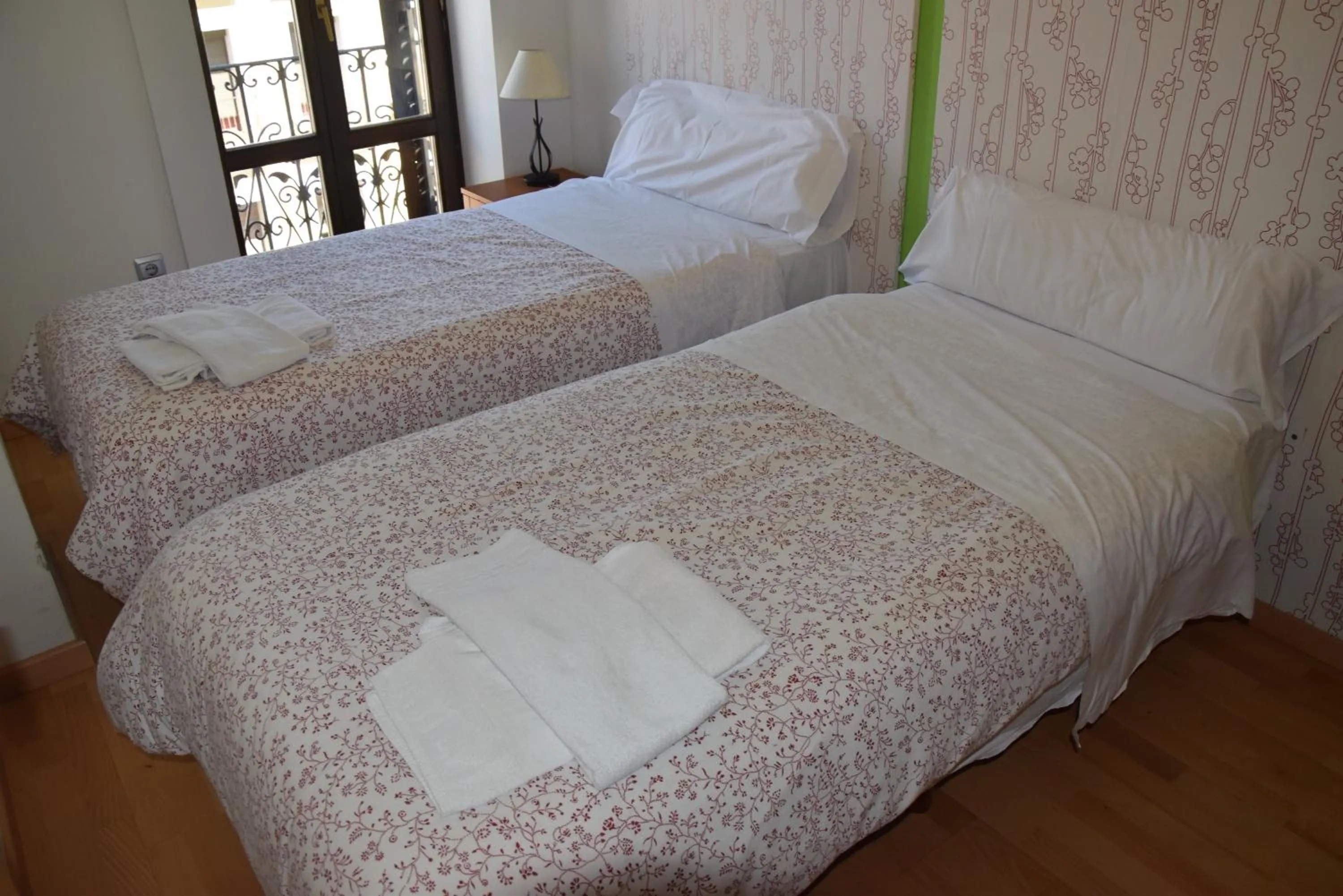 Bed in Apartamentos Zaragoza Coso