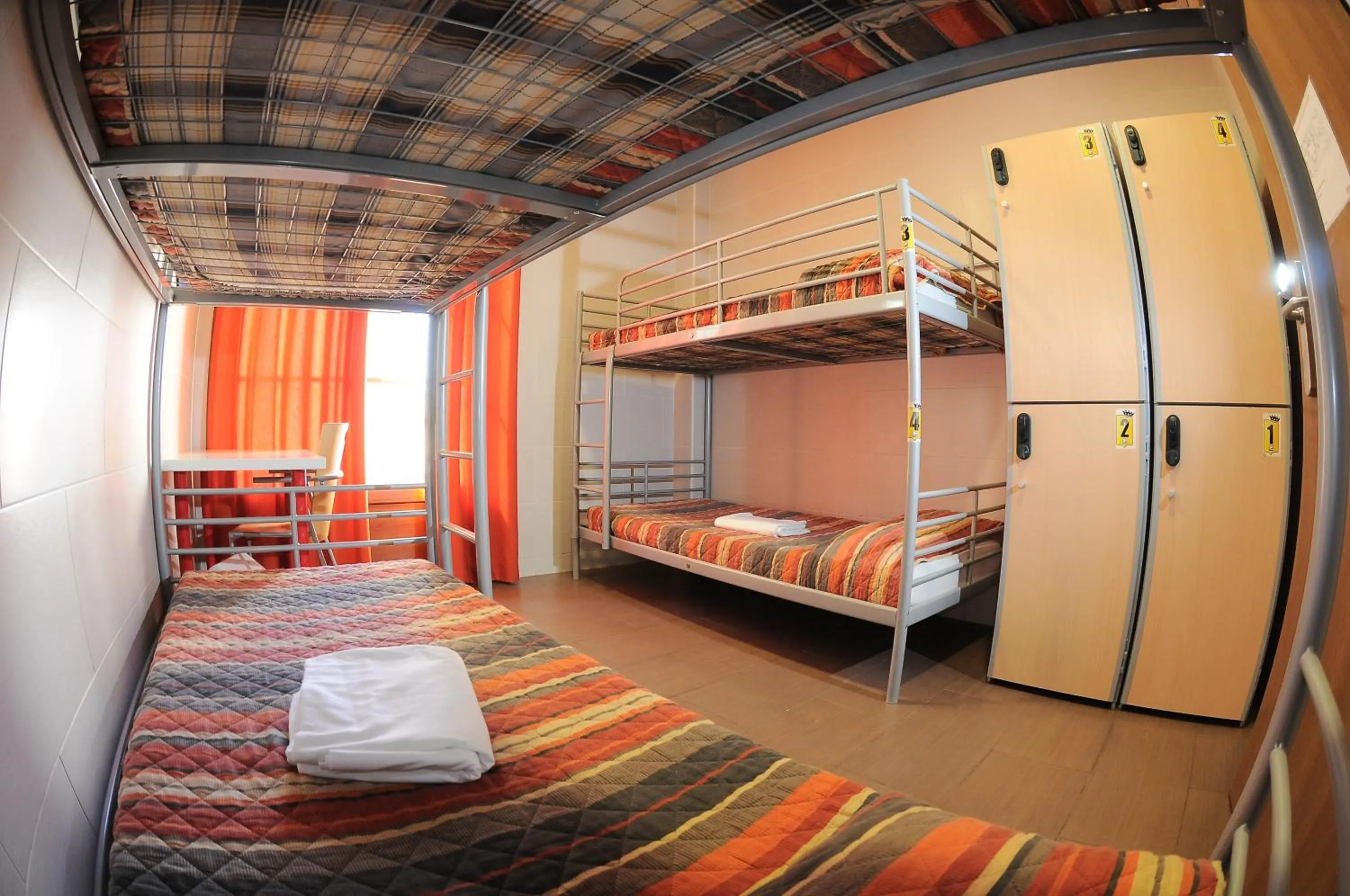 Photo of the whole room, Bed in Be Zaragoza Hostel