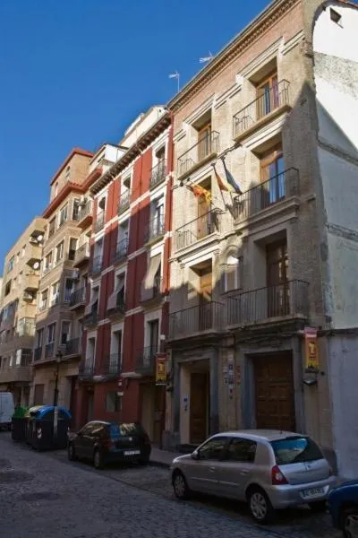 Facade/entrance in Be Zaragoza Hostel