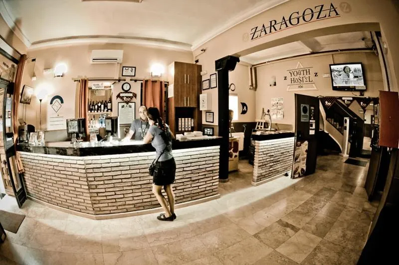 Lobby or reception in Be Zaragoza Hostel