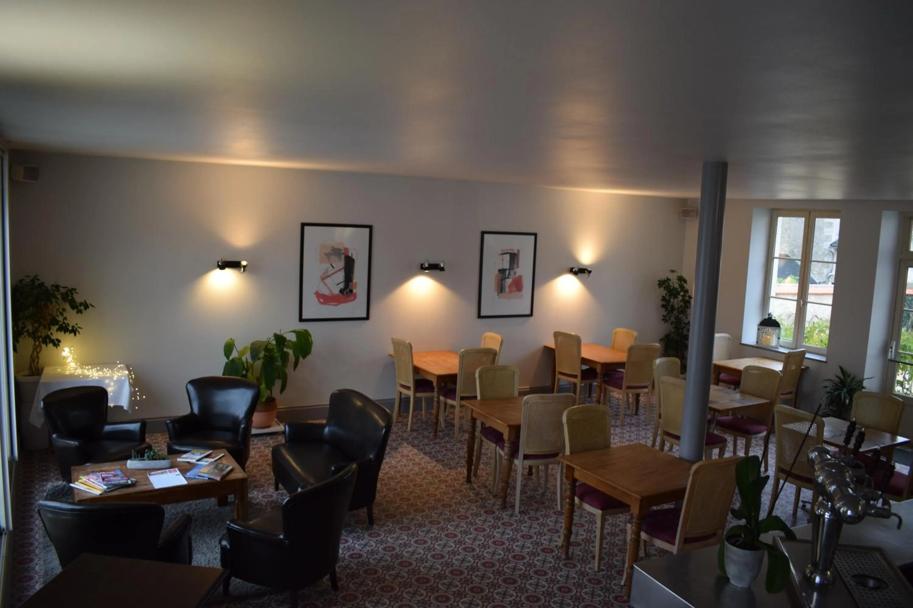 Lounge or bar in Hôtel de France