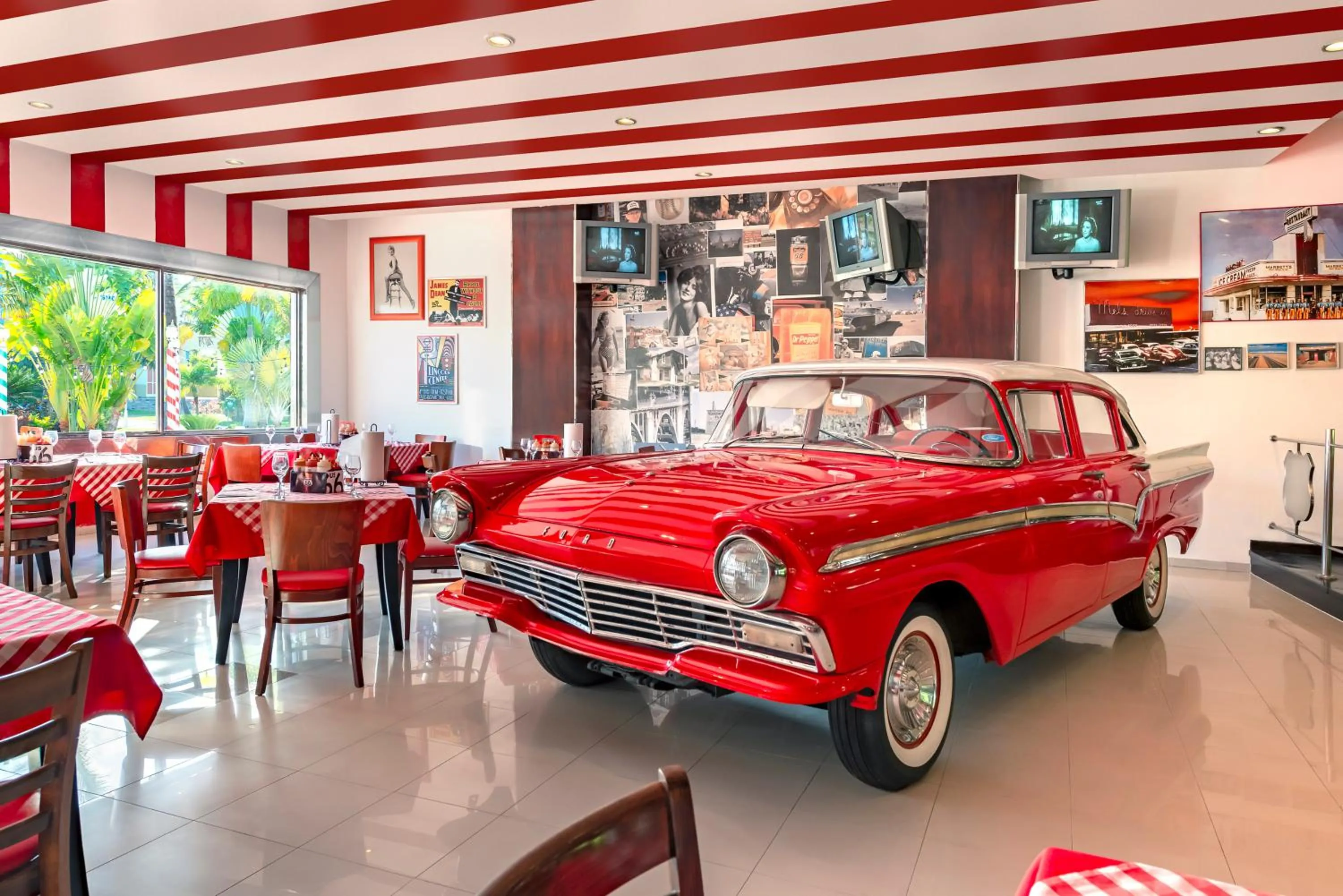 Restaurant/places to eat in Ocean Blue & Sand Beach Resort - All Inclusive