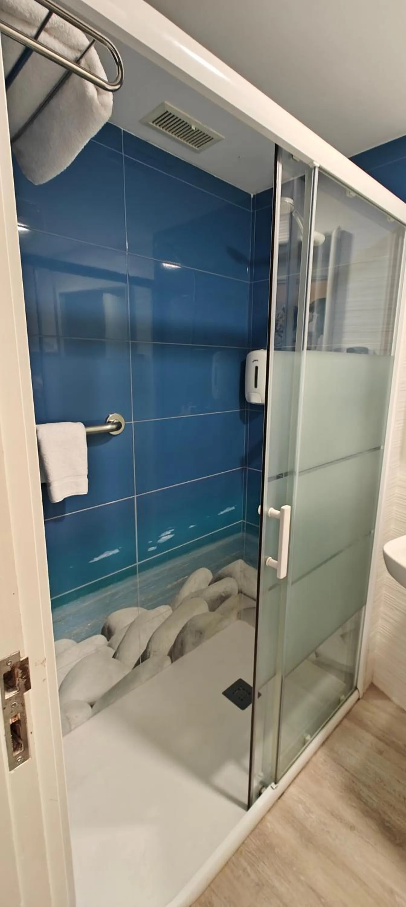 Shower in Hotel Venecia Paguera