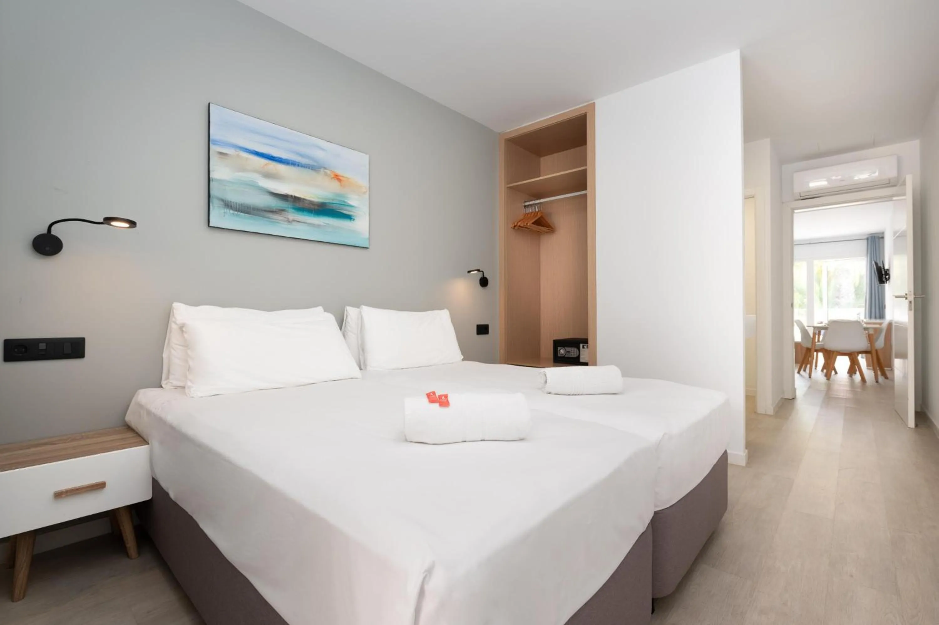 Photo of the whole room, Bed in BARRANCO Chic! Apartments by ALEGRIA