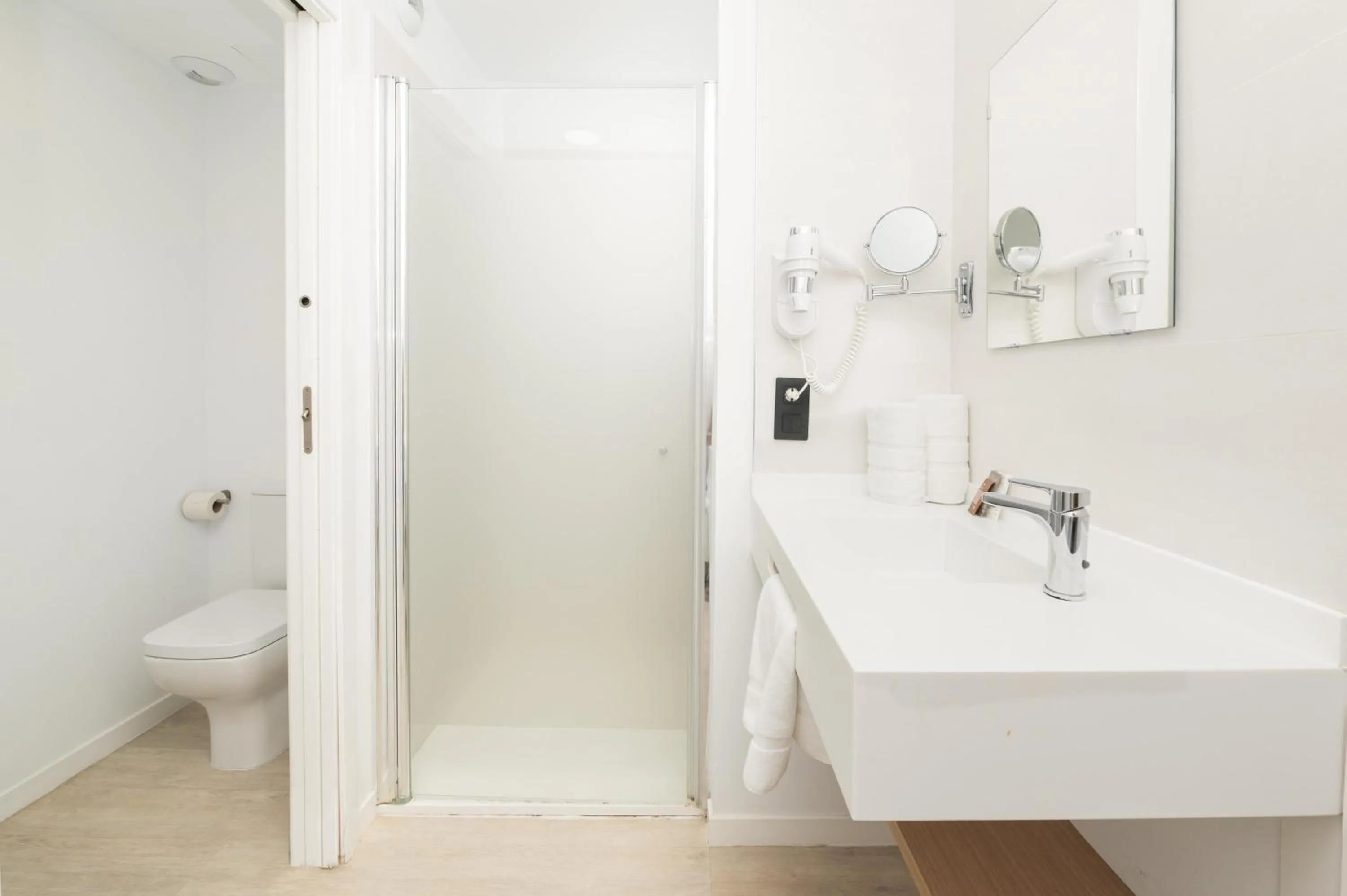 Bathroom in BARRANCO Chic! Apartments by ALEGRIA