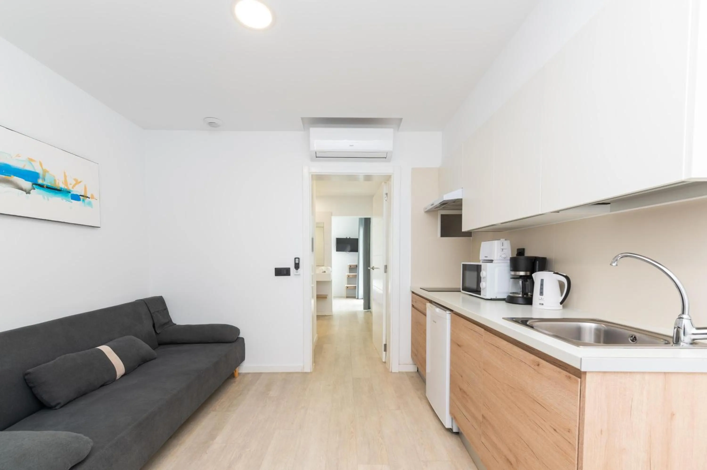 Photo of the whole room in BARRANCO Chic! Apartments by ALEGRIA