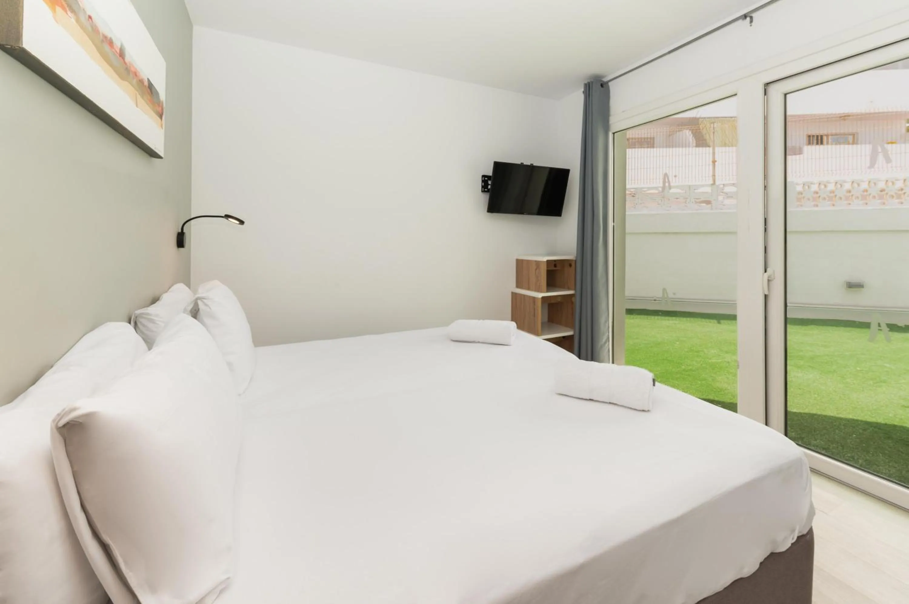 Photo of the whole room, Bed in BARRANCO Chic! Apartments by ALEGRIA