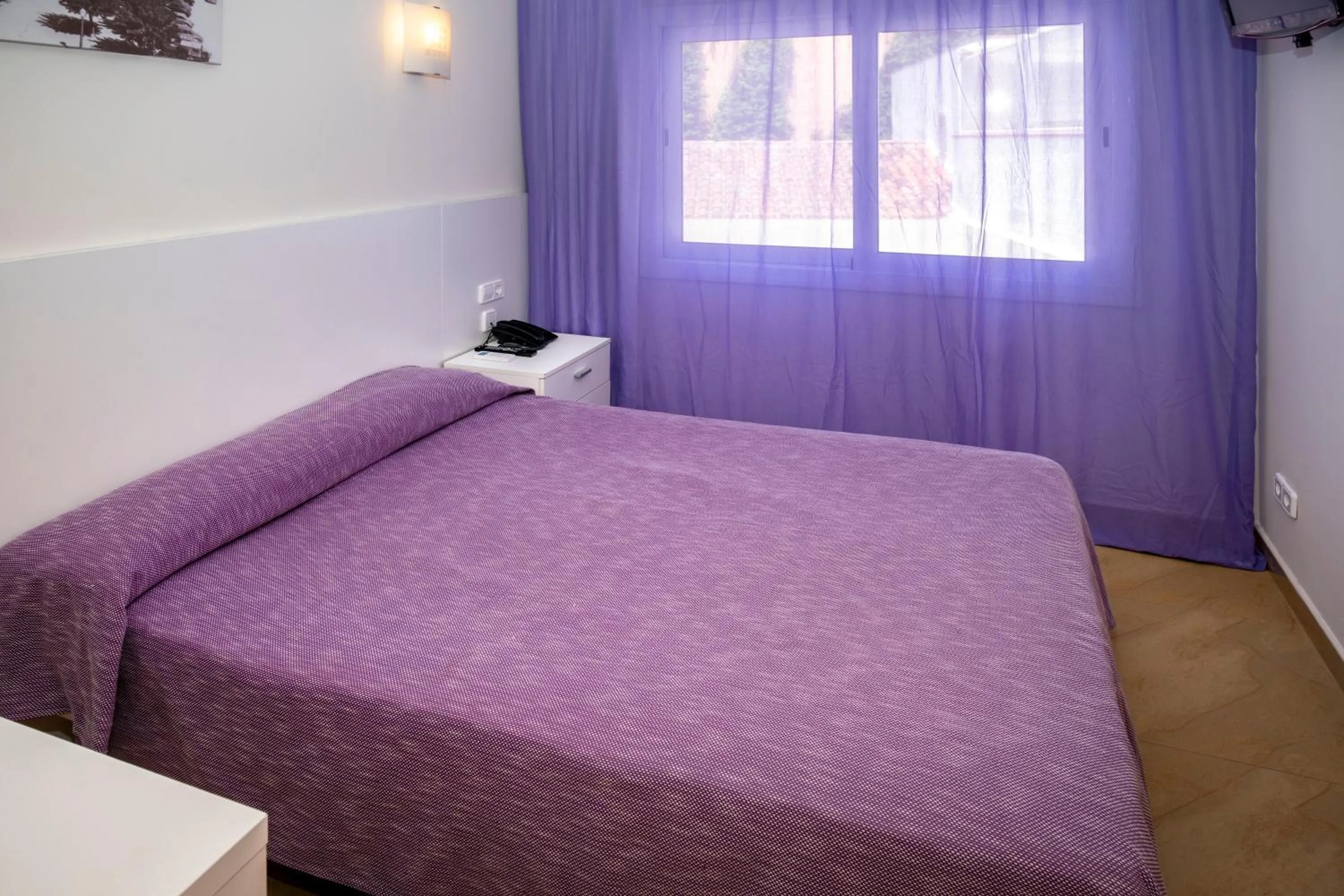 Photo of the whole room in Moremar Hotel