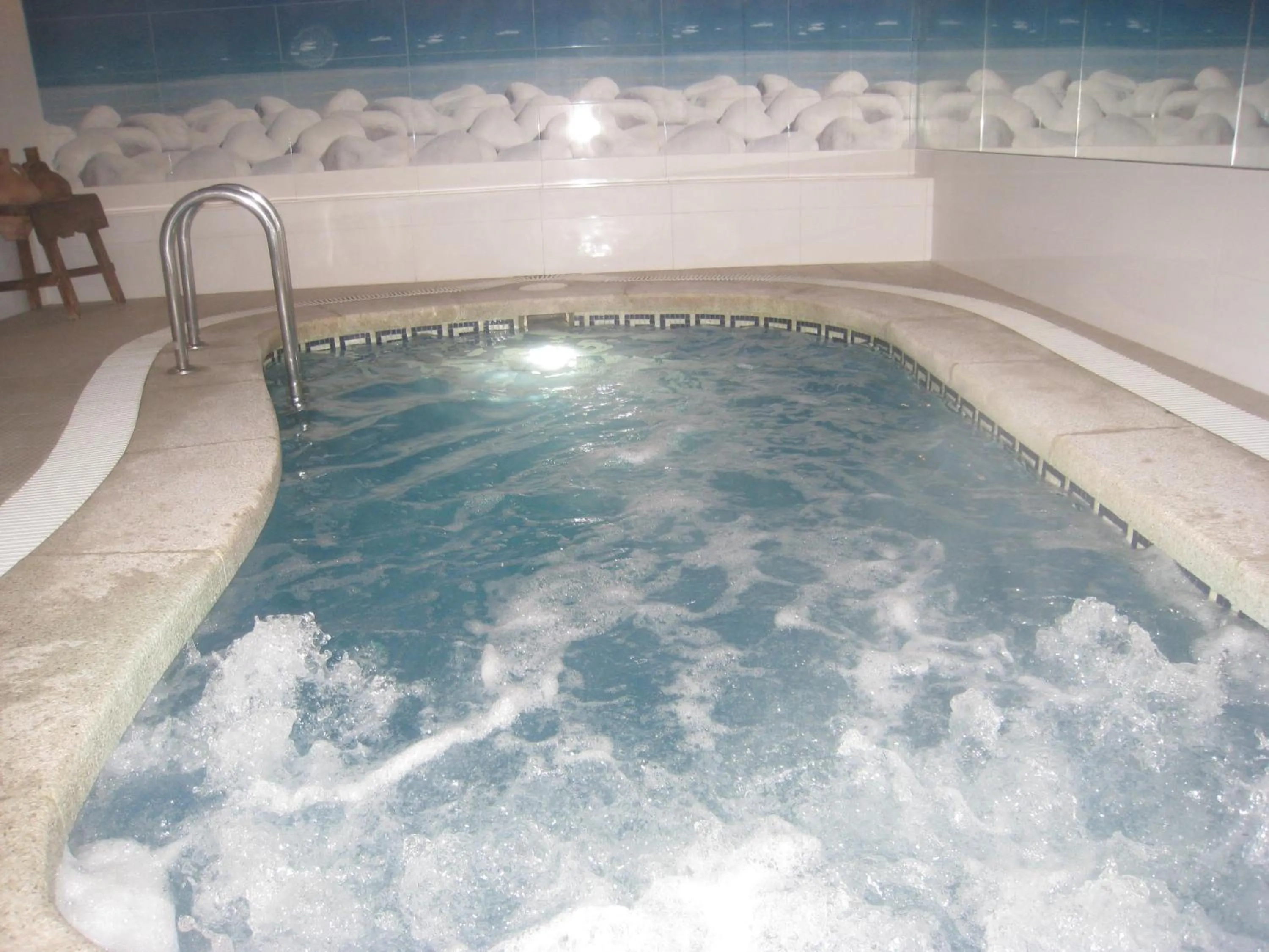 Hot Tub in Hotel Hermes