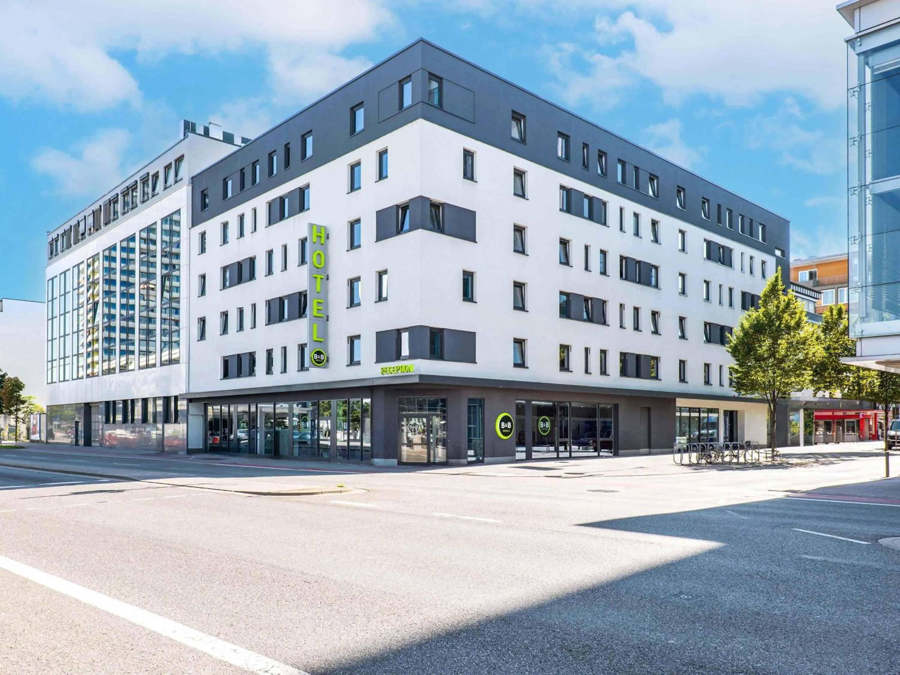 Property building in B&B Hotel Ludwigshafen