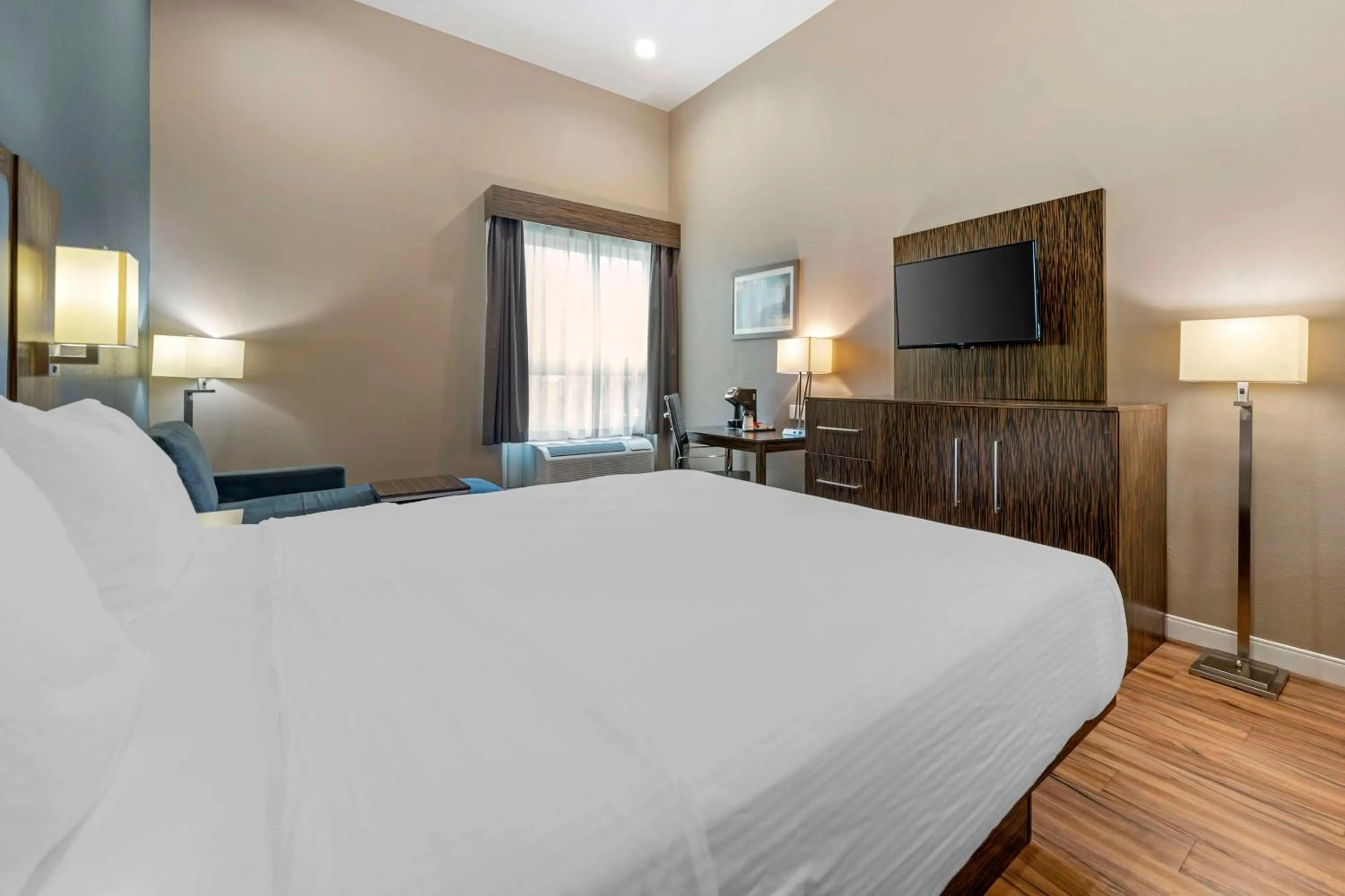 Bedroom, Bed in Best Western Plus Pflugerville Inn & Suites