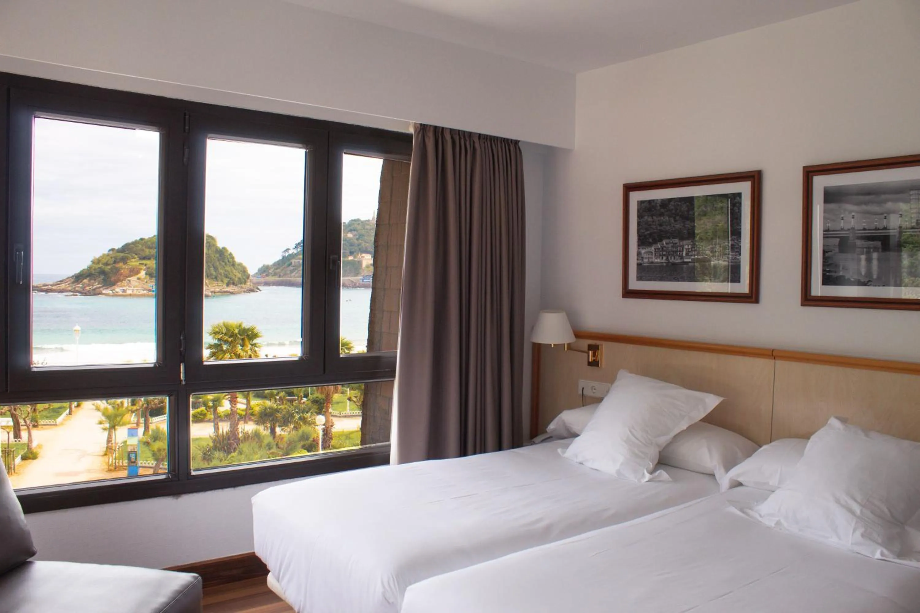 Photo of the whole room, Bed in Hotel Ezeiza