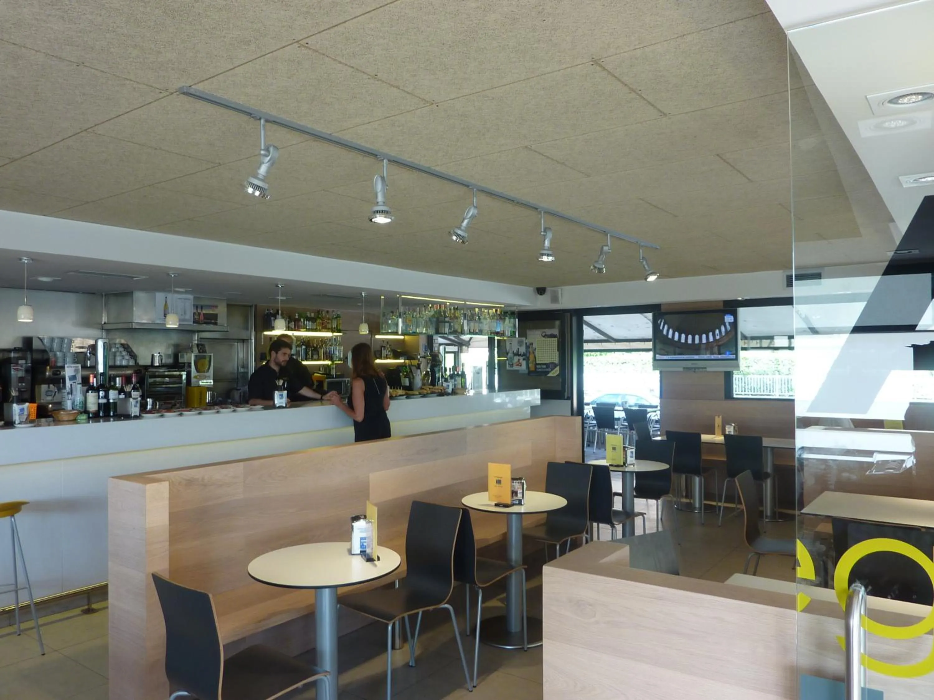 People in Hotel Ezeiza