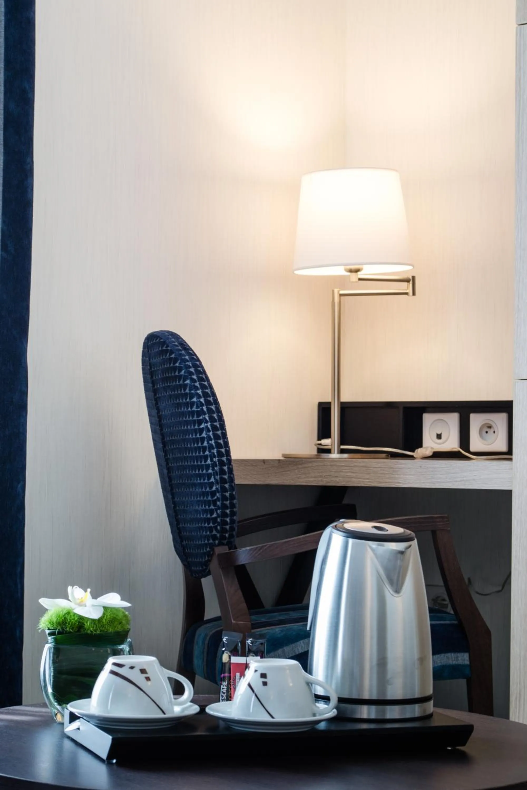 Coffee/tea facilities in Hôtel Le Rive Droite & SPA