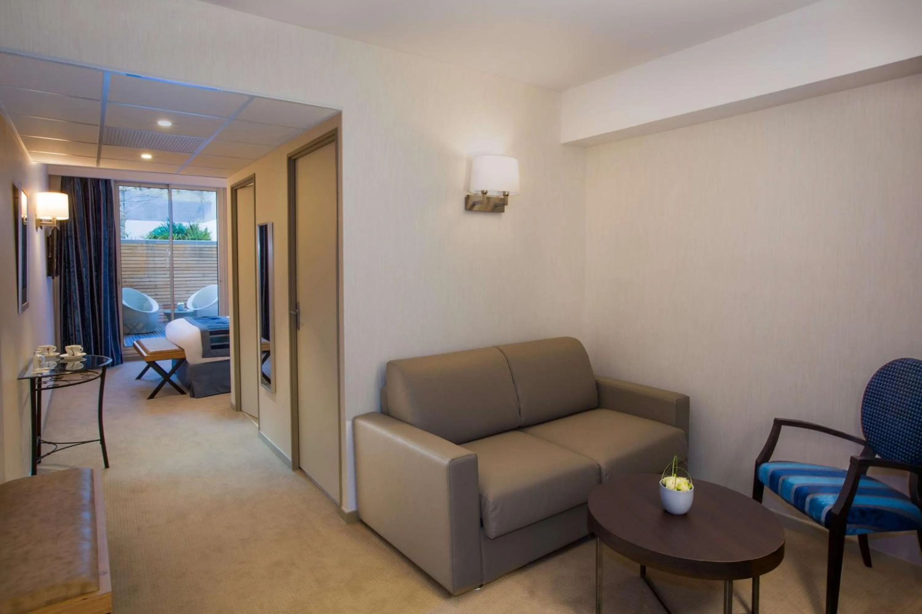 Balcony/Terrace in Hôtel Le Rive Droite & SPA