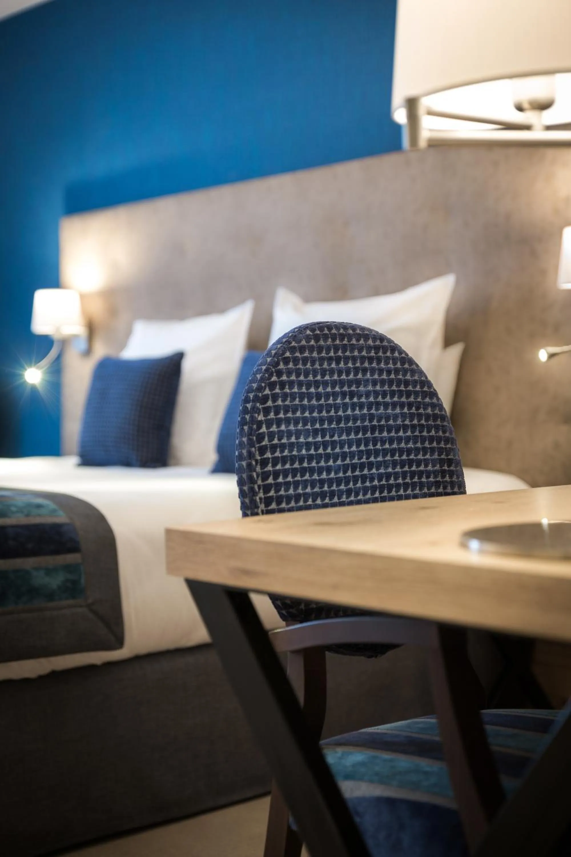 Decorative detail, Bed in Hôtel Le Rive Droite & SPA