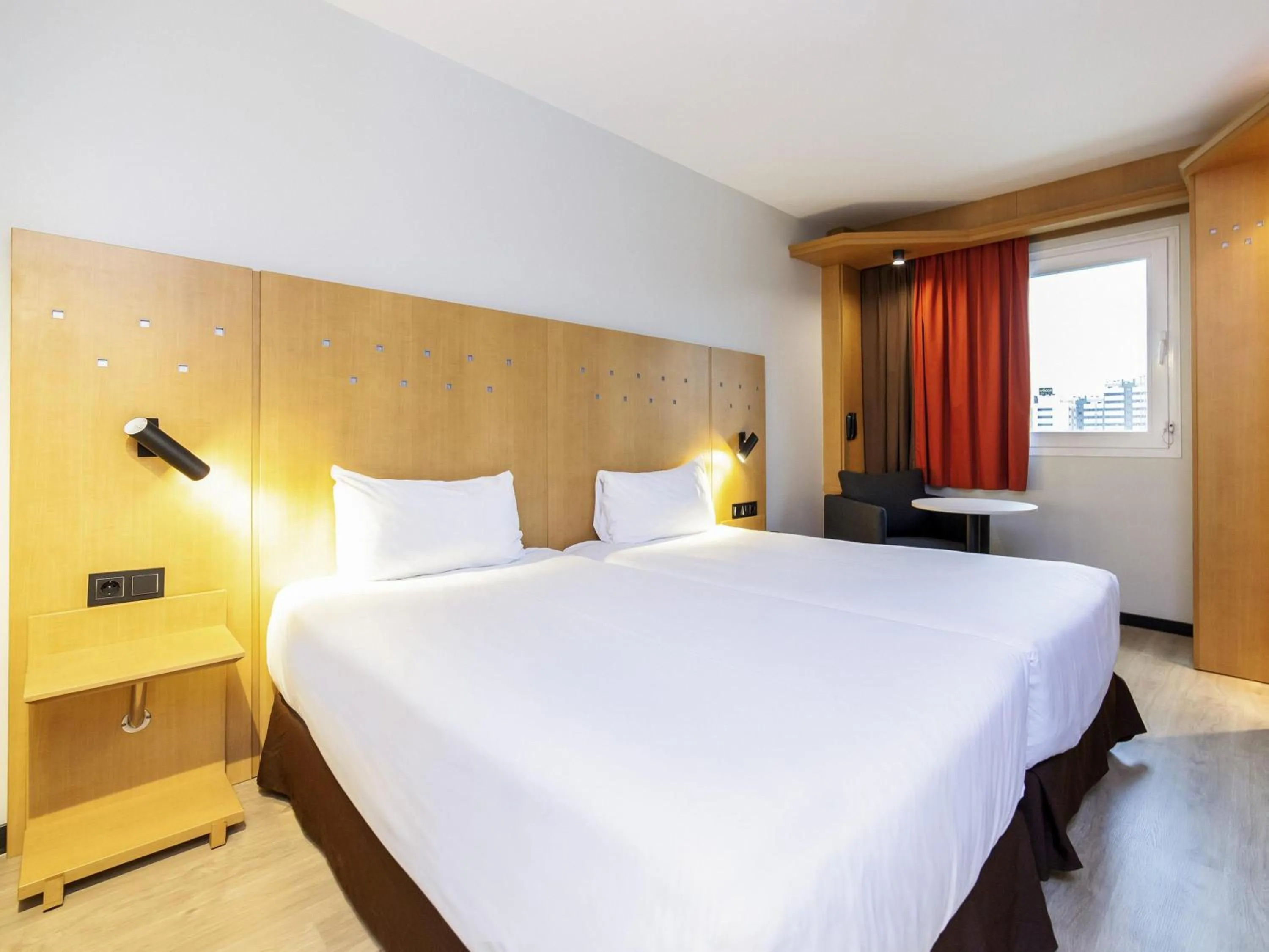 Bedroom, Bed in Ibis Alcala de Henares La Garena