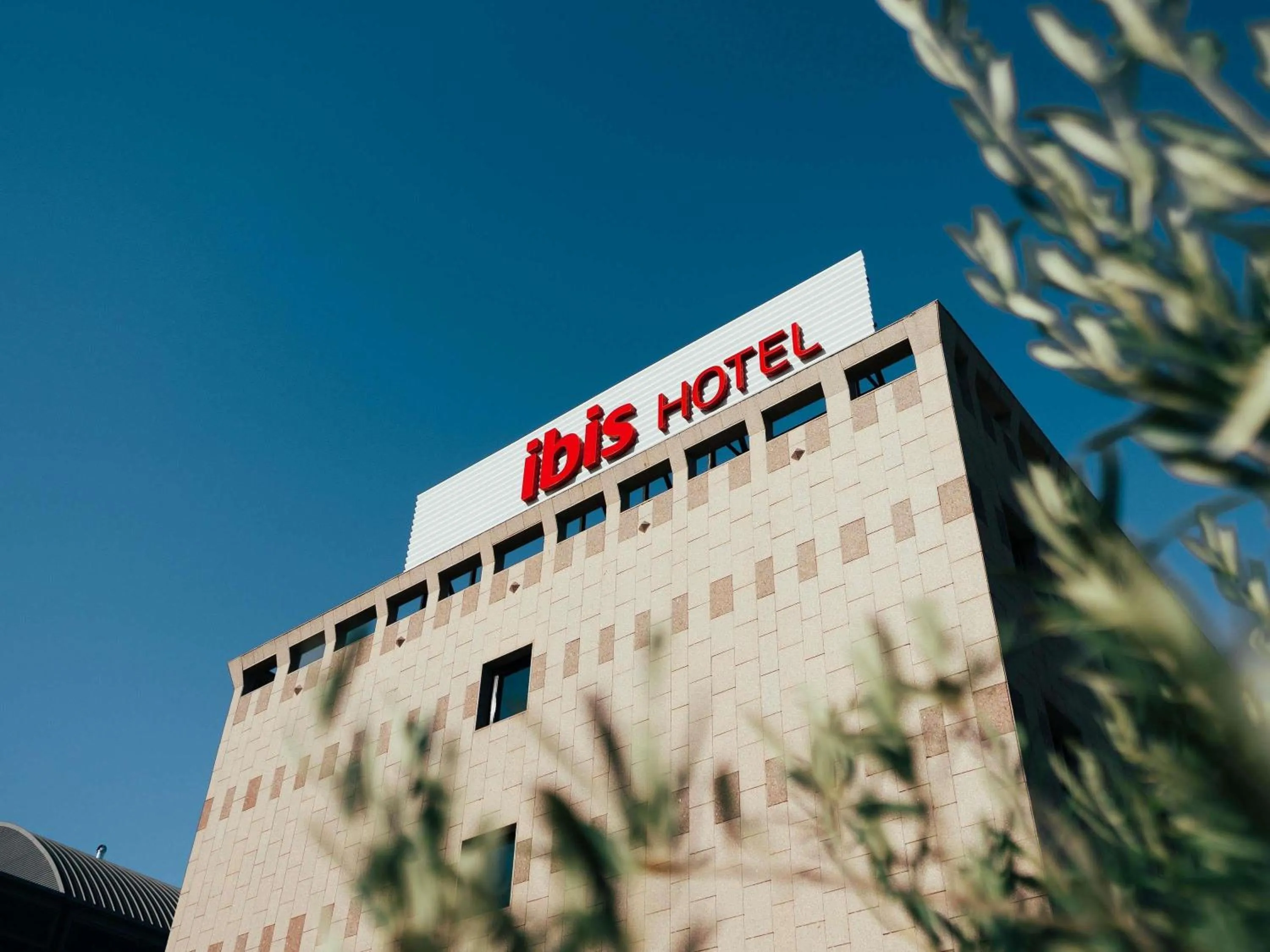 Property building in Ibis Alcala de Henares La Garena