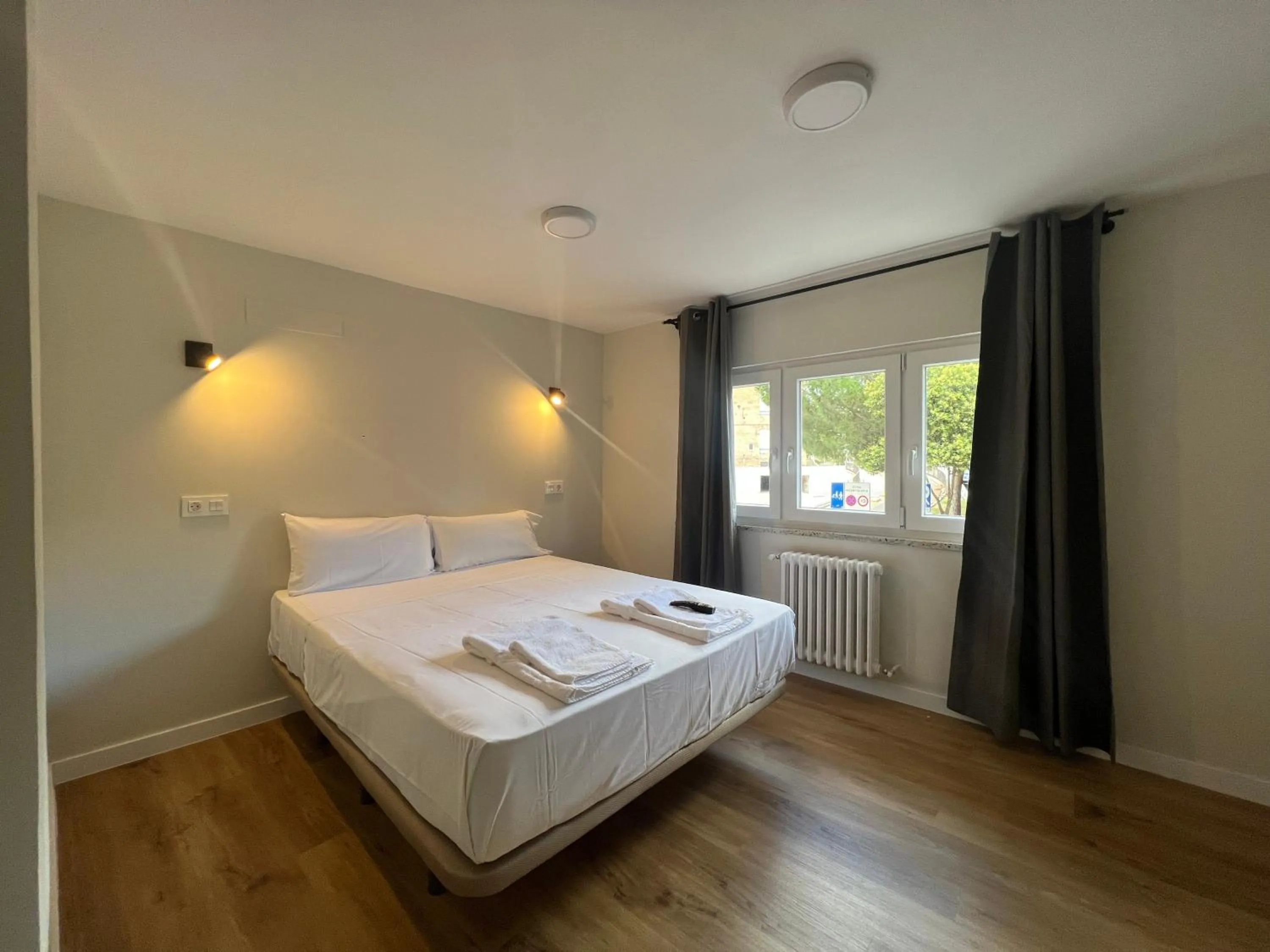 Bedroom, Bed in Hostal Mindanao