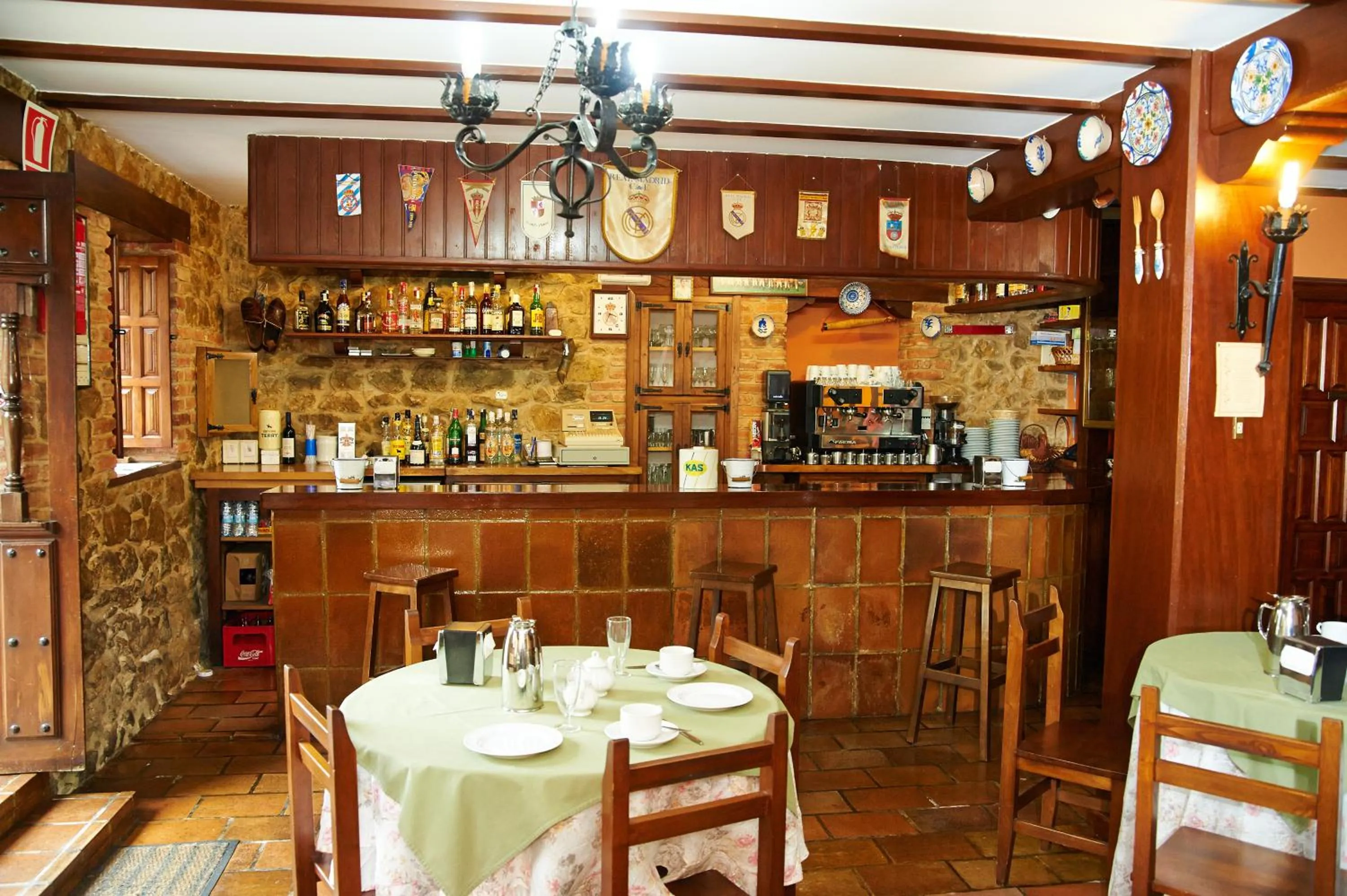 Restaurant/places to eat in Hotel Los Angeles