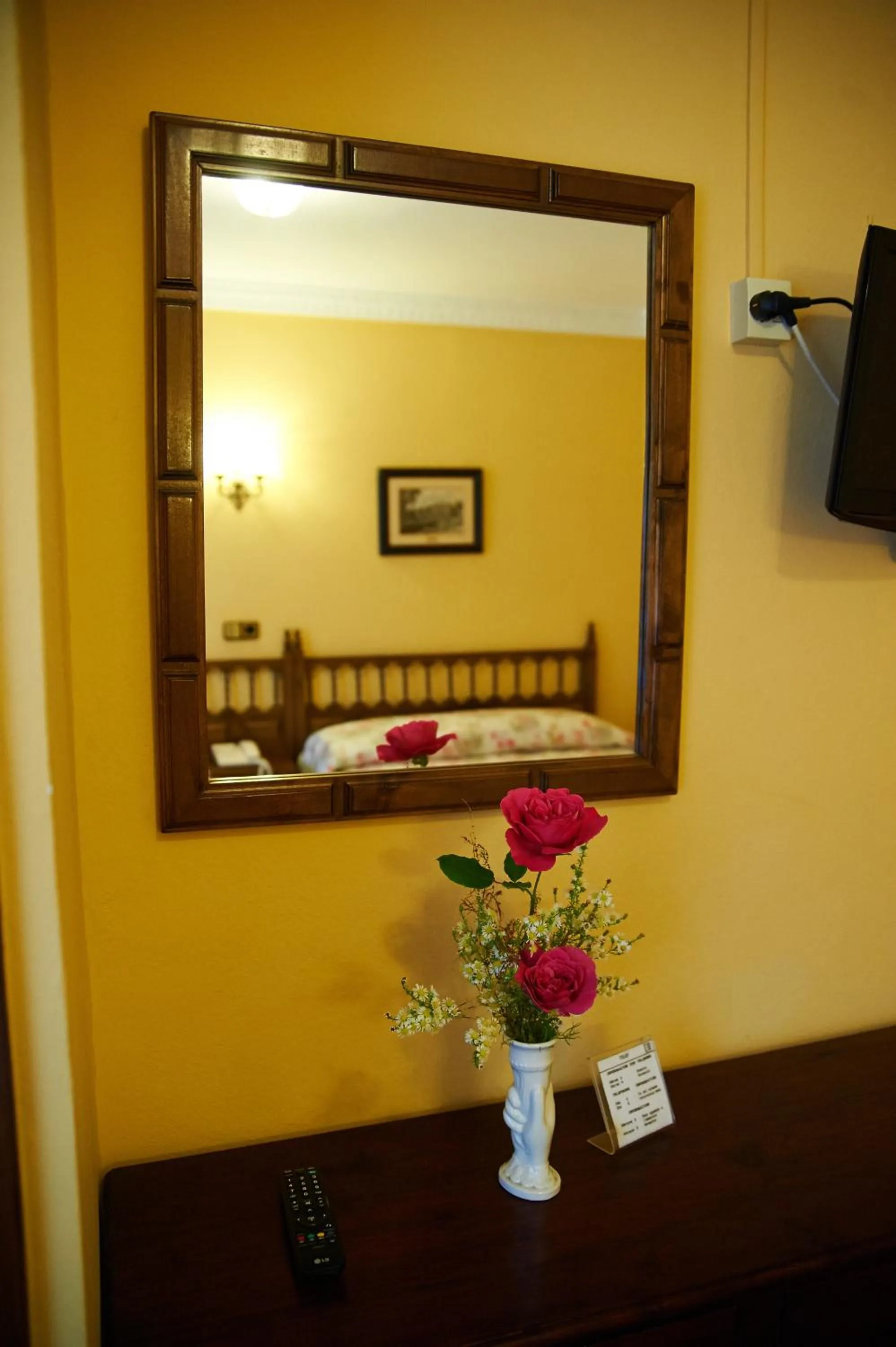 Decorative detail in Hotel Los Angeles