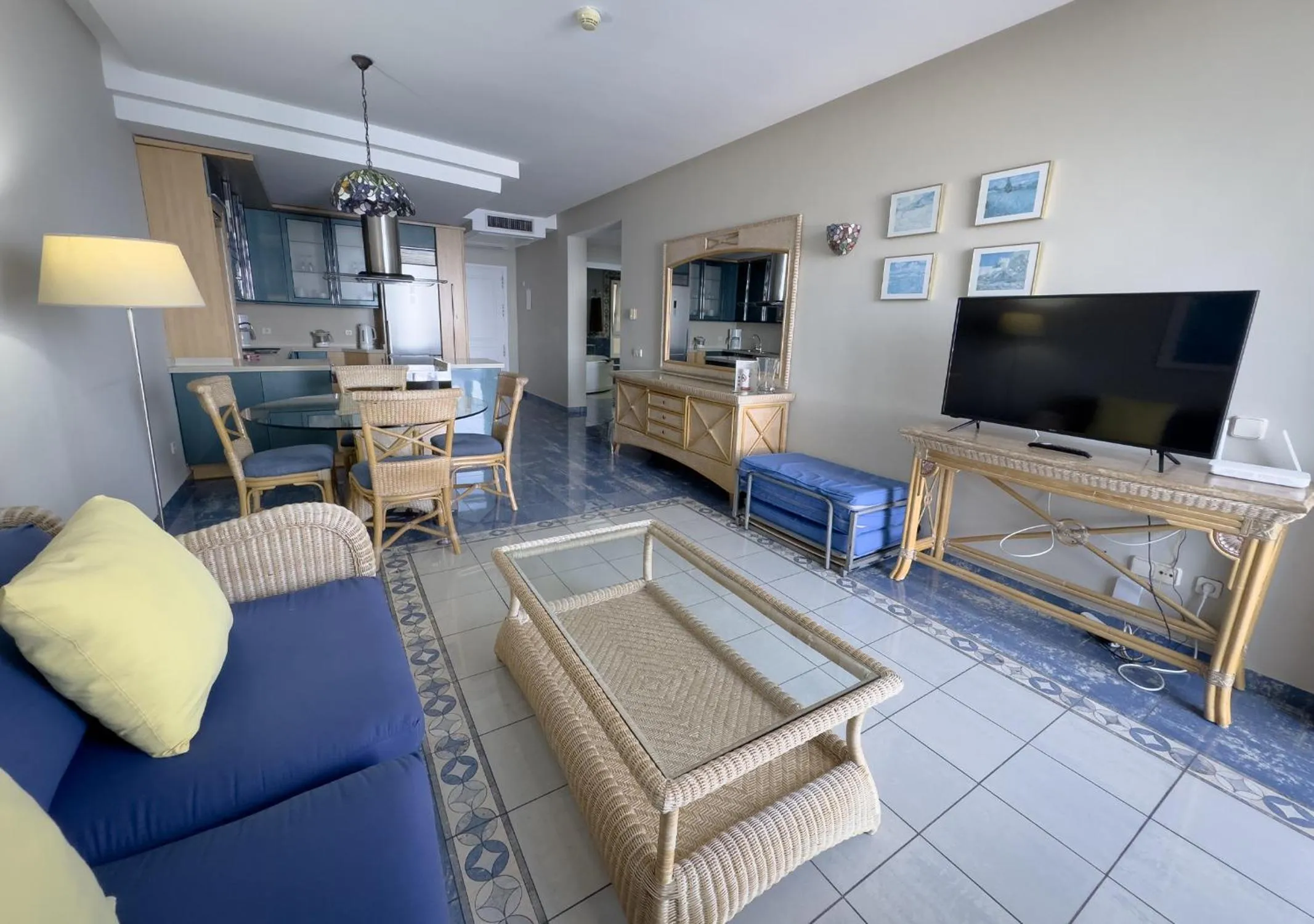 Communal lounge/ TV room in Holiday Club Jardin Amadores
