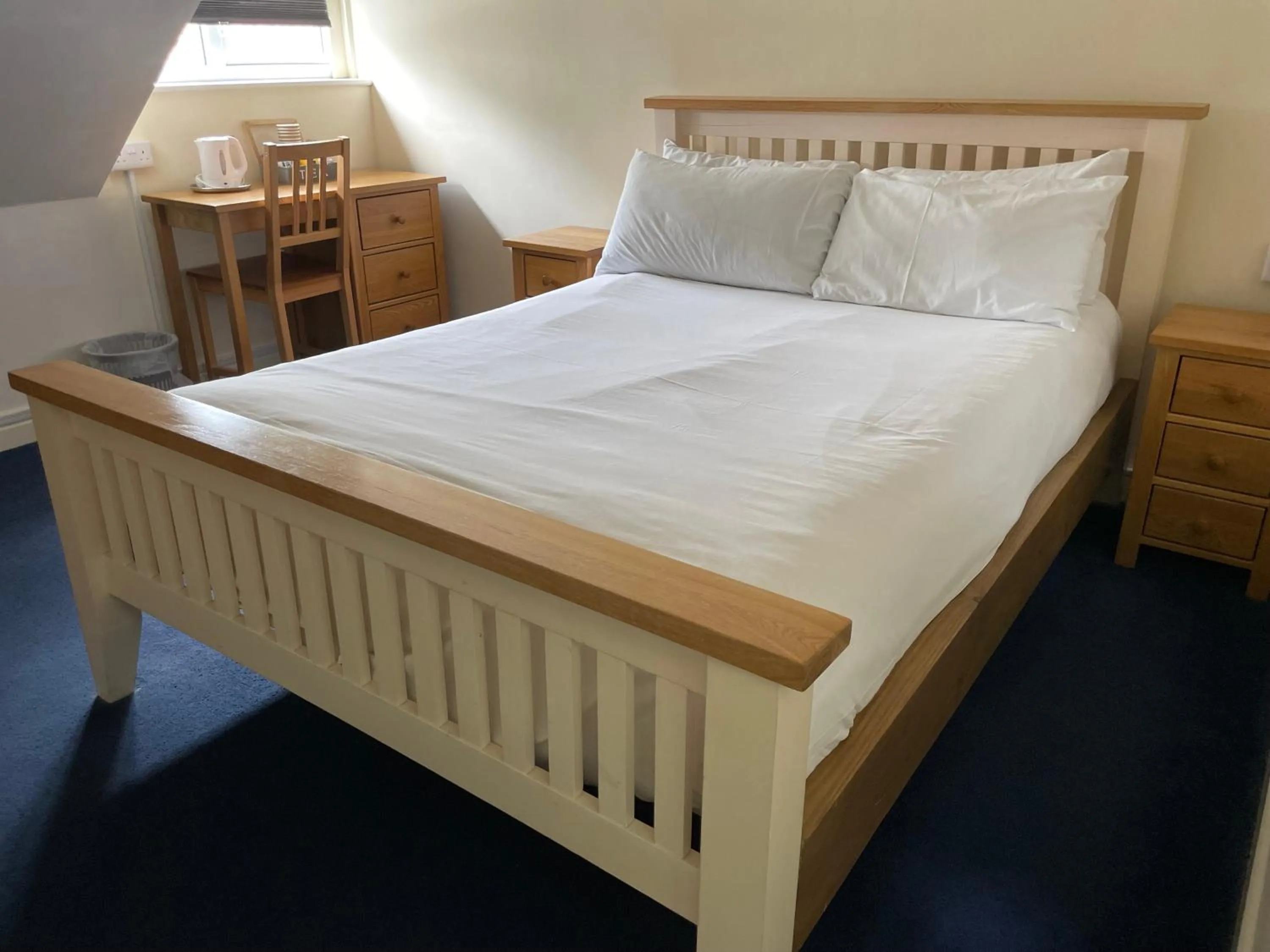 Bedroom, Bed in Bridge Farm Guesthouse rooms