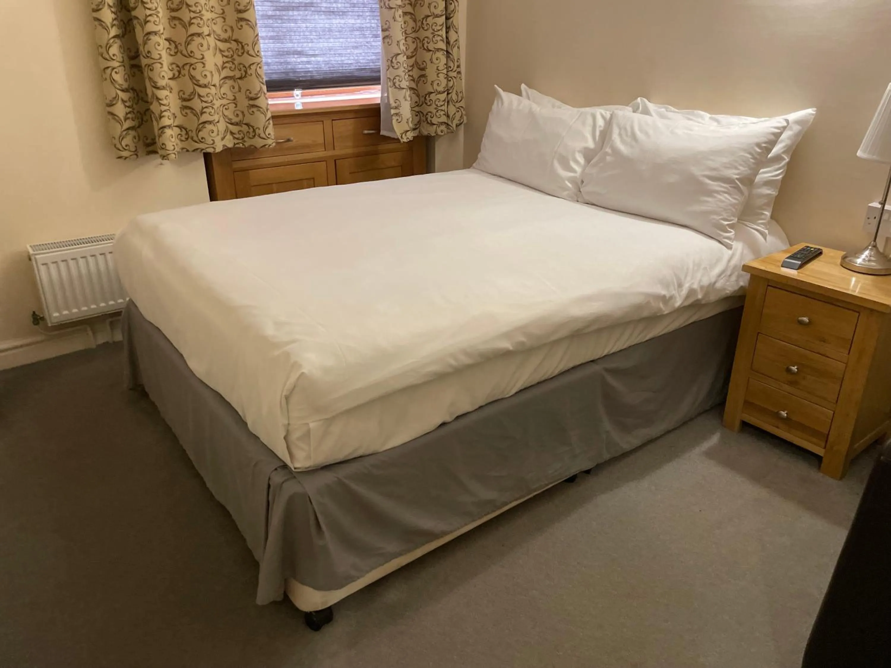 Bedroom, Bed in Bridge Farm Guesthouse rooms