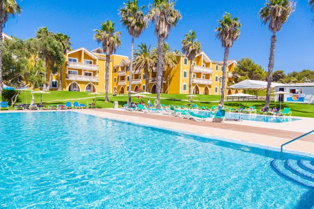 Swimming pool in Vibra Blanc Palace Aparthotel