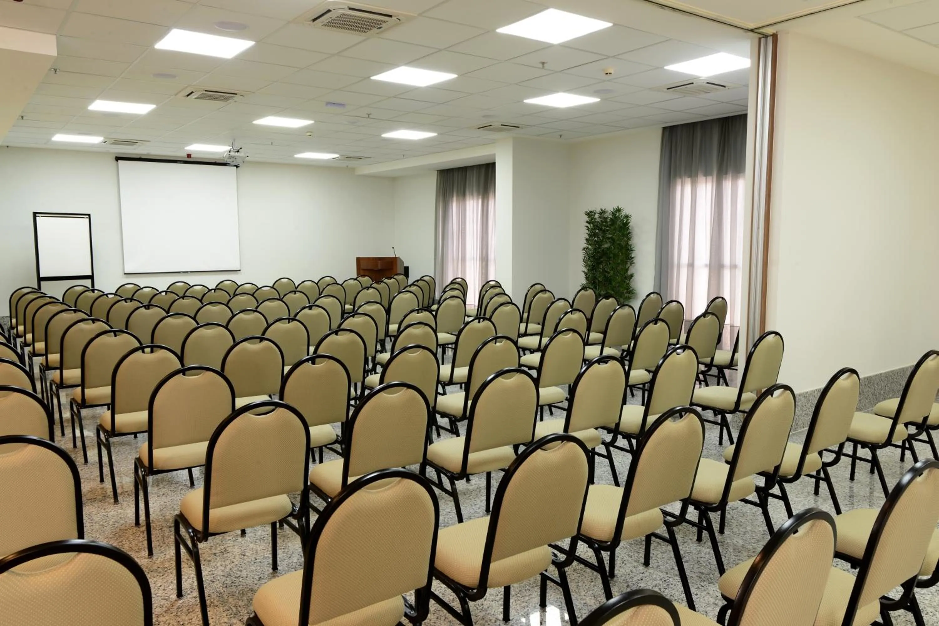 Meeting/conference room in Easy Hotel Cachoeiro de Itapemirim by Atlantica