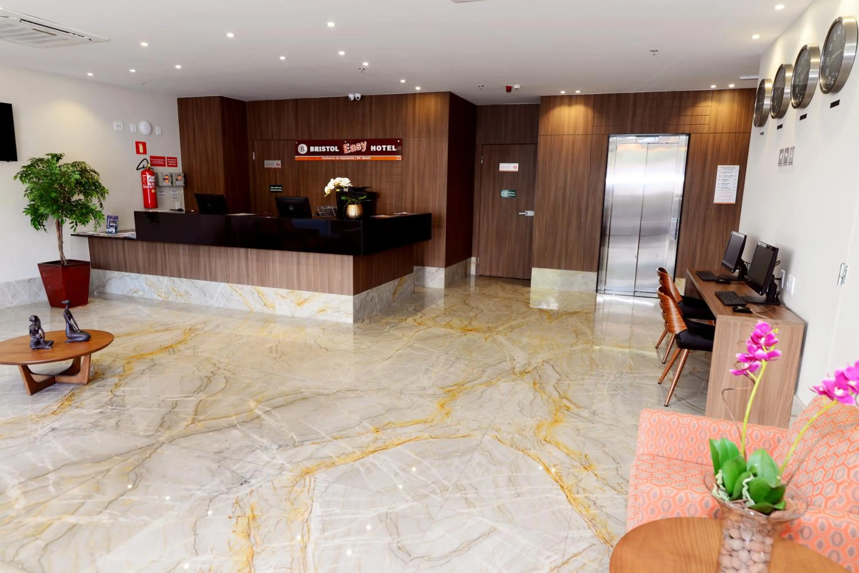 Lobby or reception in Easy Hotel Cachoeiro de Itapemirim by Atlantica