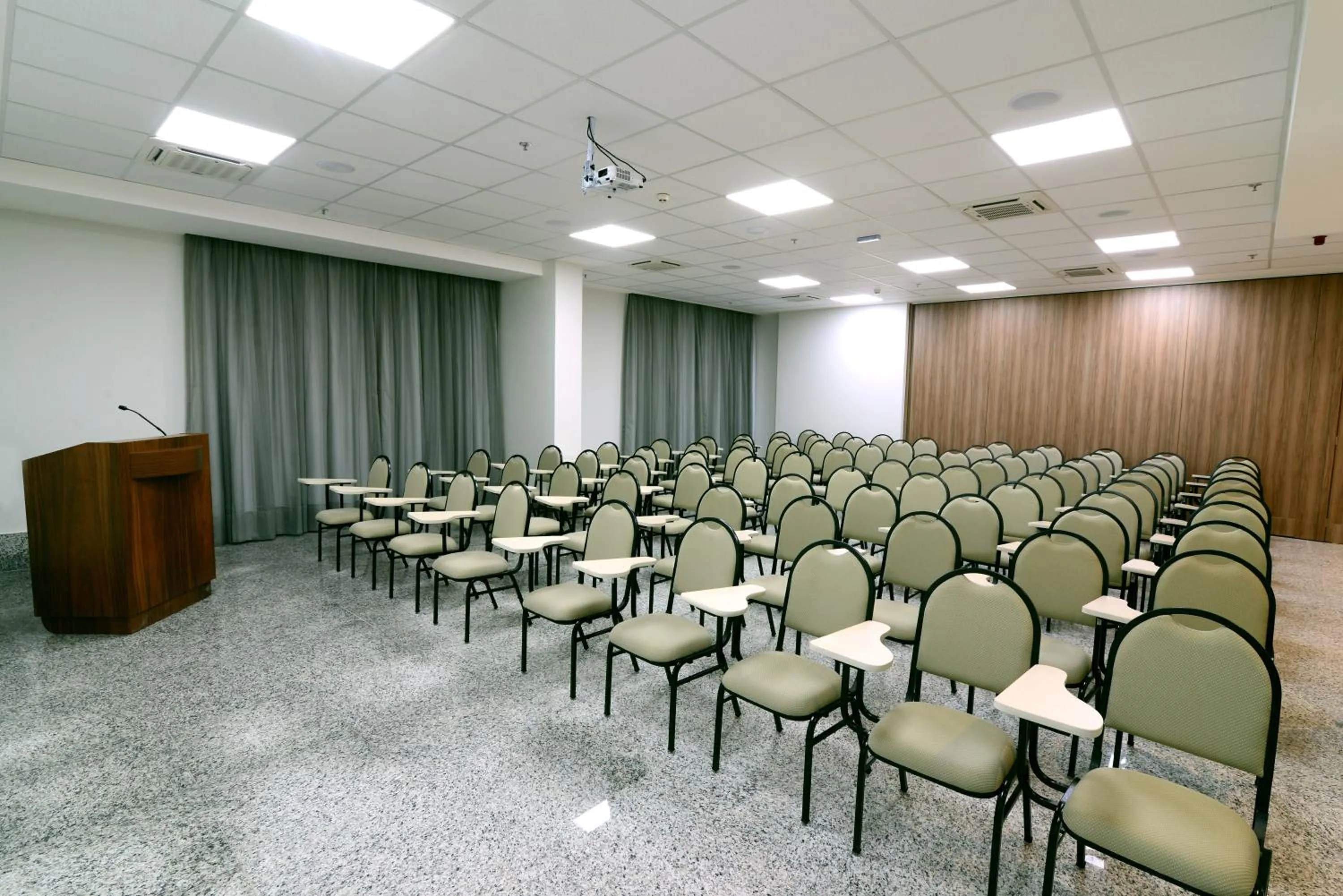 Meeting/conference room in Easy Hotel Cachoeiro de Itapemirim by Atlantica