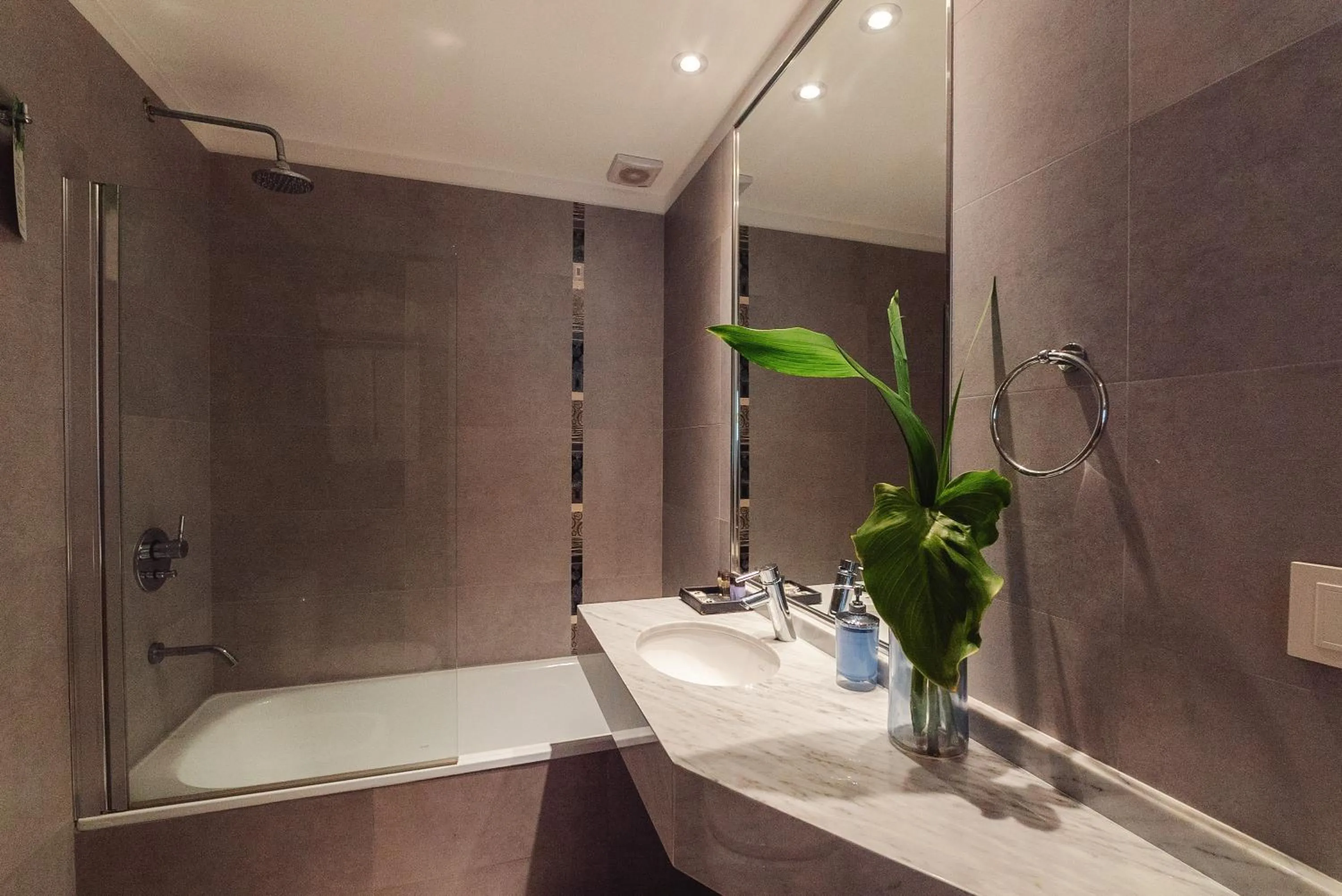 Bathroom in ARC Arenales Studios & Suites