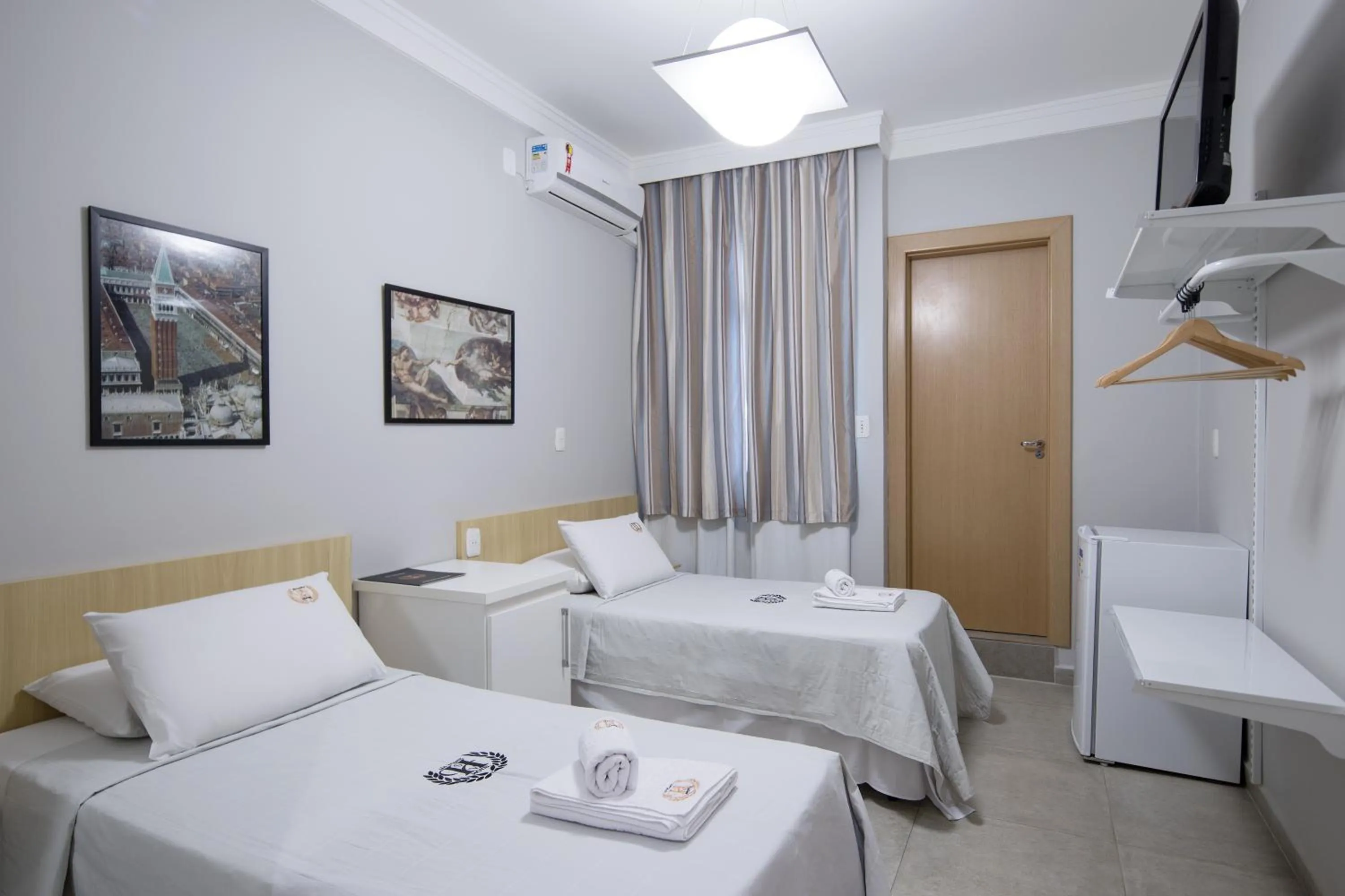 Photo of the whole room, Bed in Hotel São Vicente