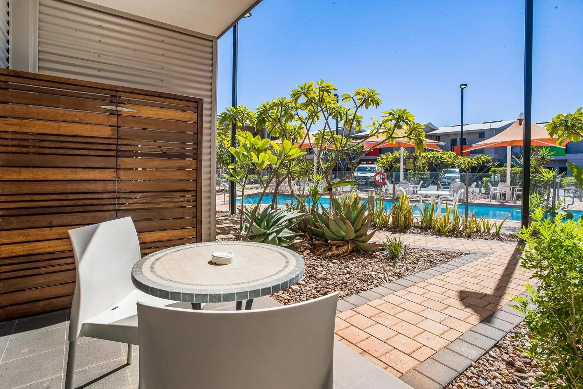 King Suite with Pool View in Onslow Beach Resort King Suite with Pool View in Onslow Beach Resort