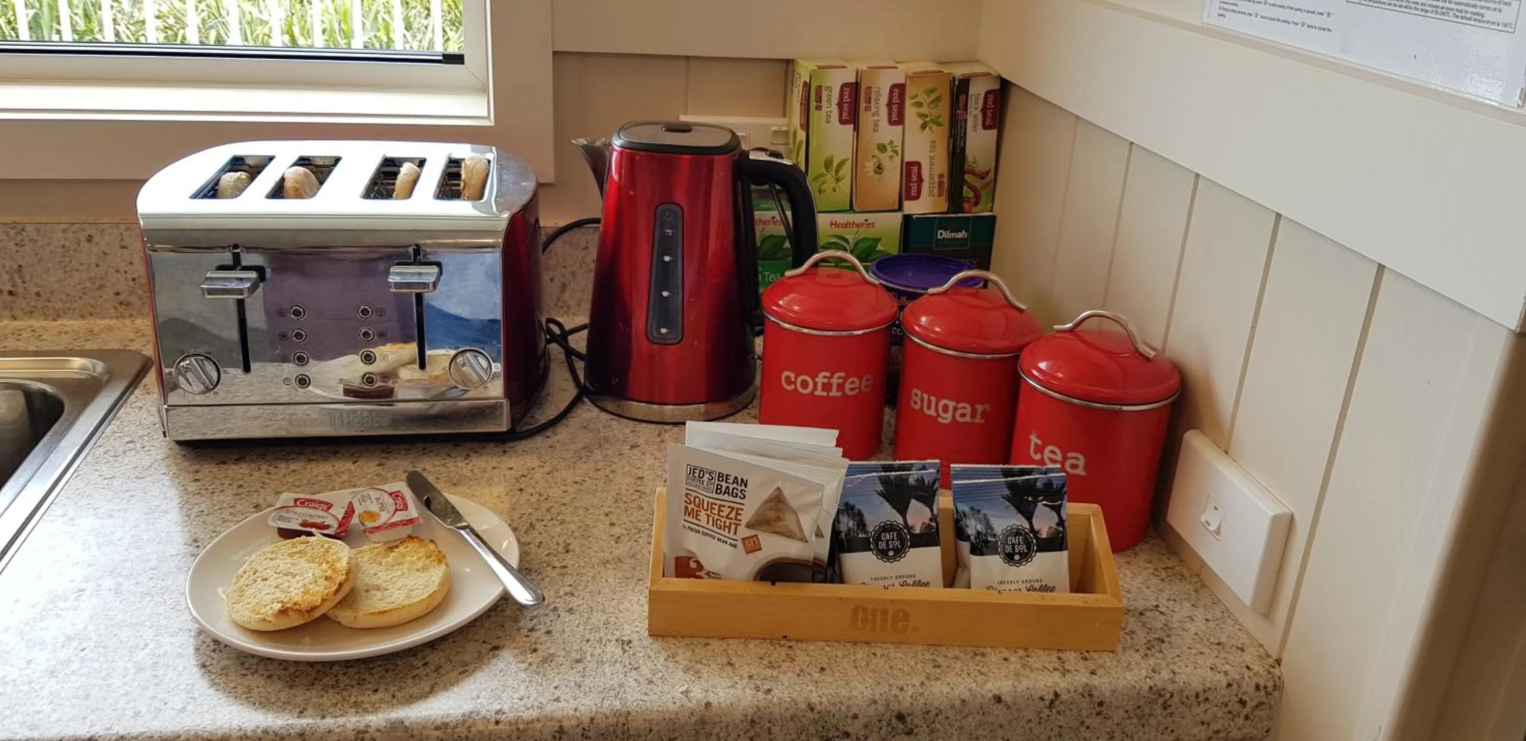 Continental breakfast in Kakatu Retreat