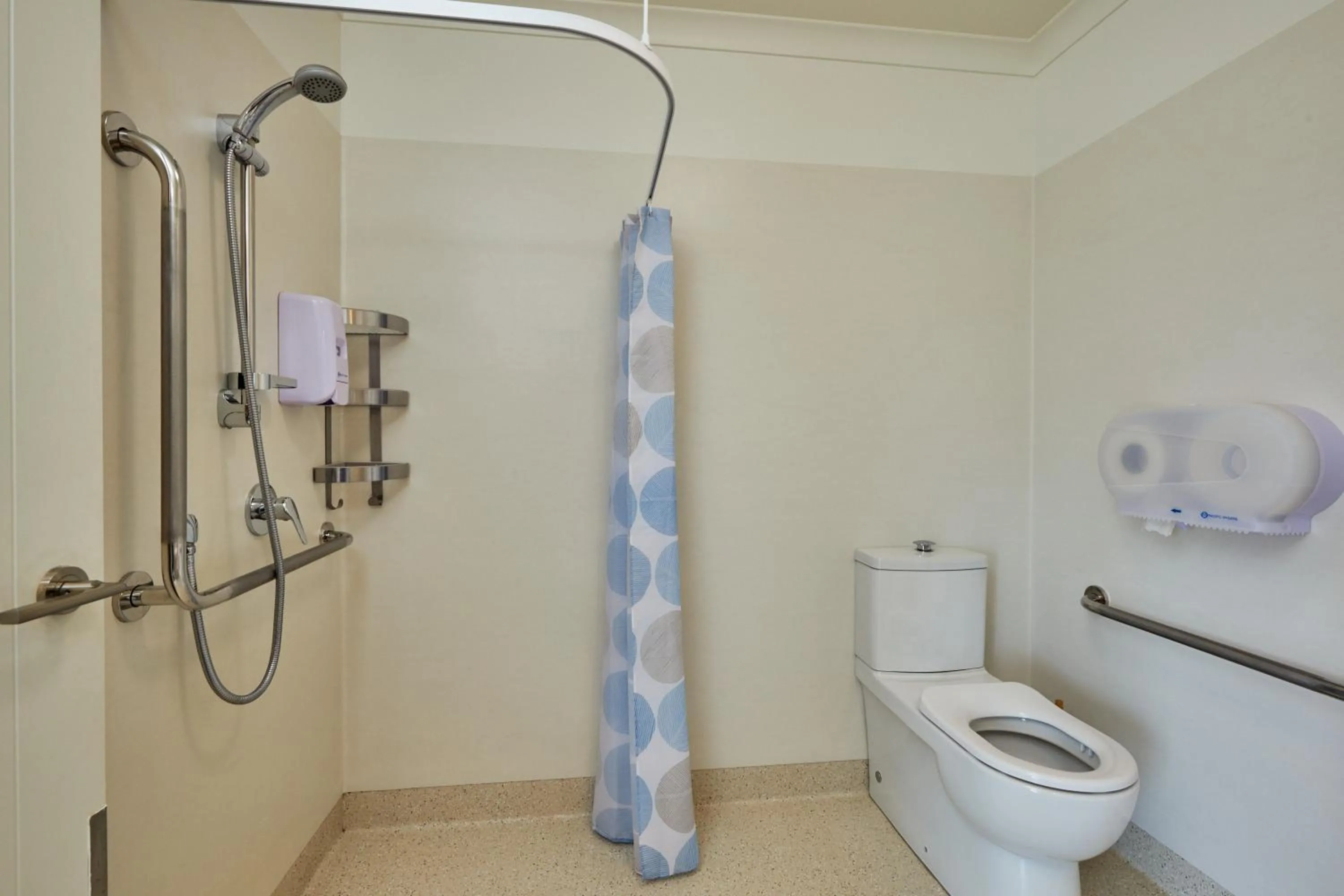 Shower in Kakatu Retreat