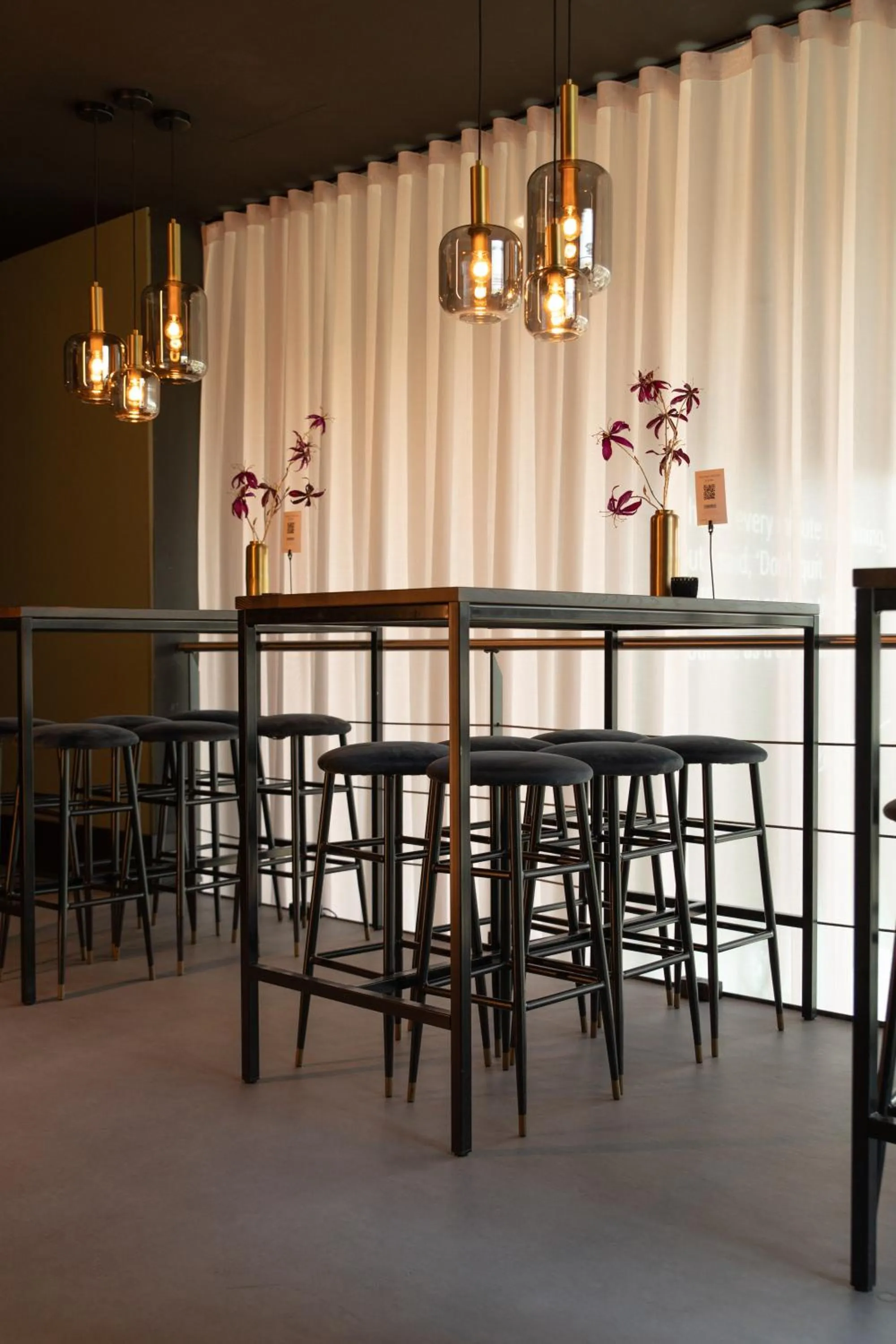 Seating area in Hotel2Stay