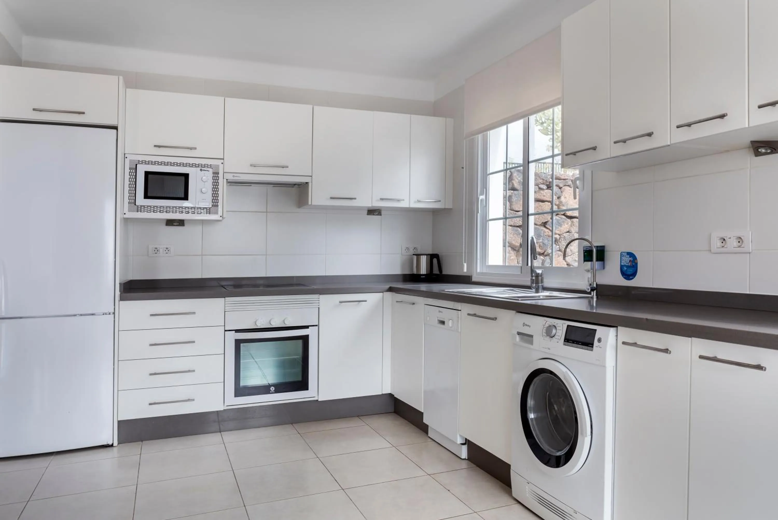 kitchen in Jardines del Sol