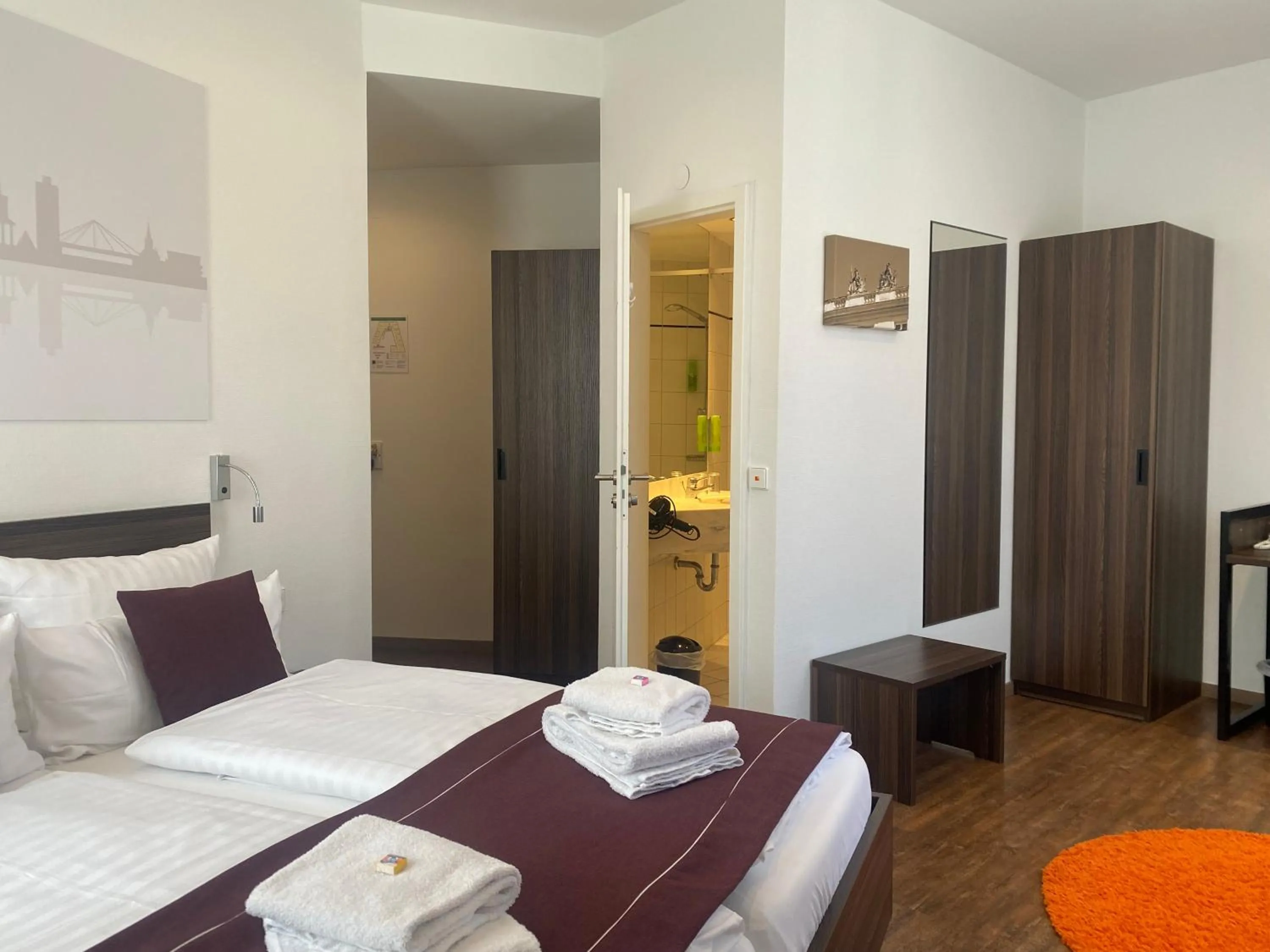 Bed in sevenDays Hotel Karlsruhe