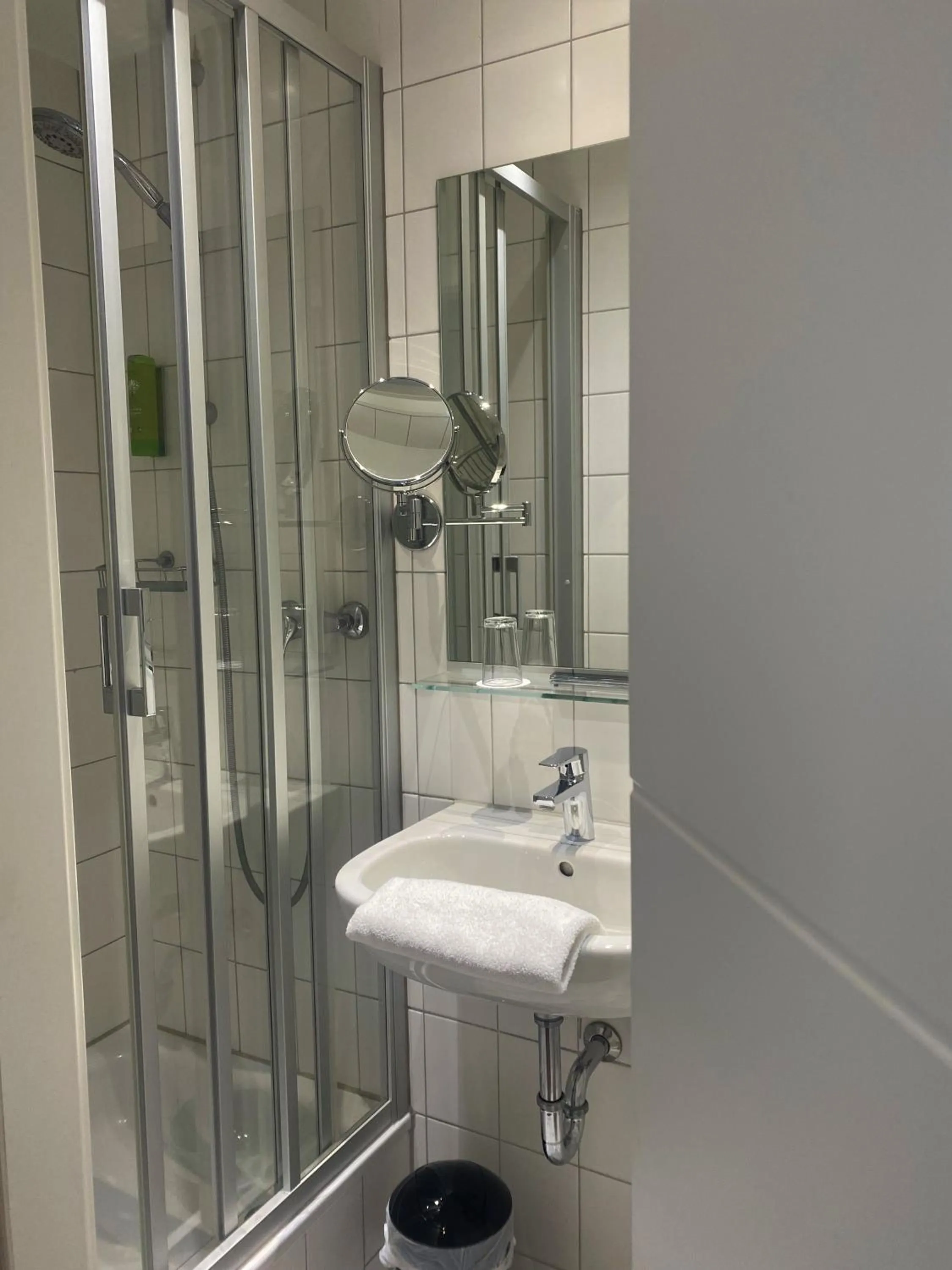 Bathroom in sevenDays Hotel Karlsruhe