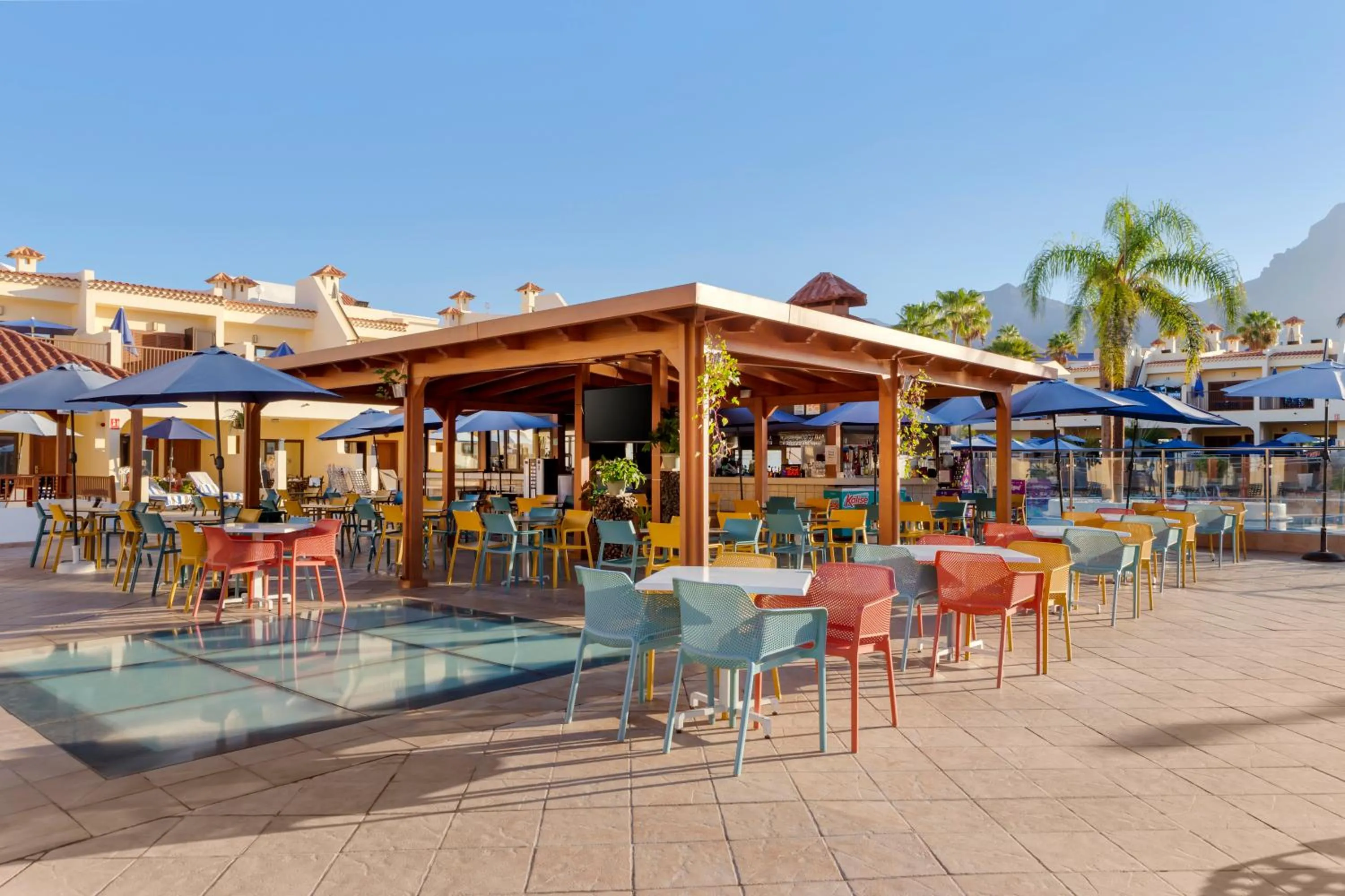 Restaurant/places to eat in Royal Sunset Beach Club