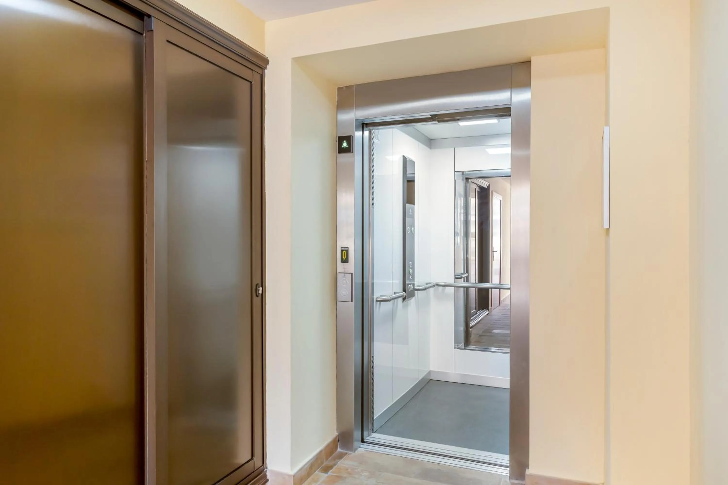 Property building in Royal Sunset Beach Club