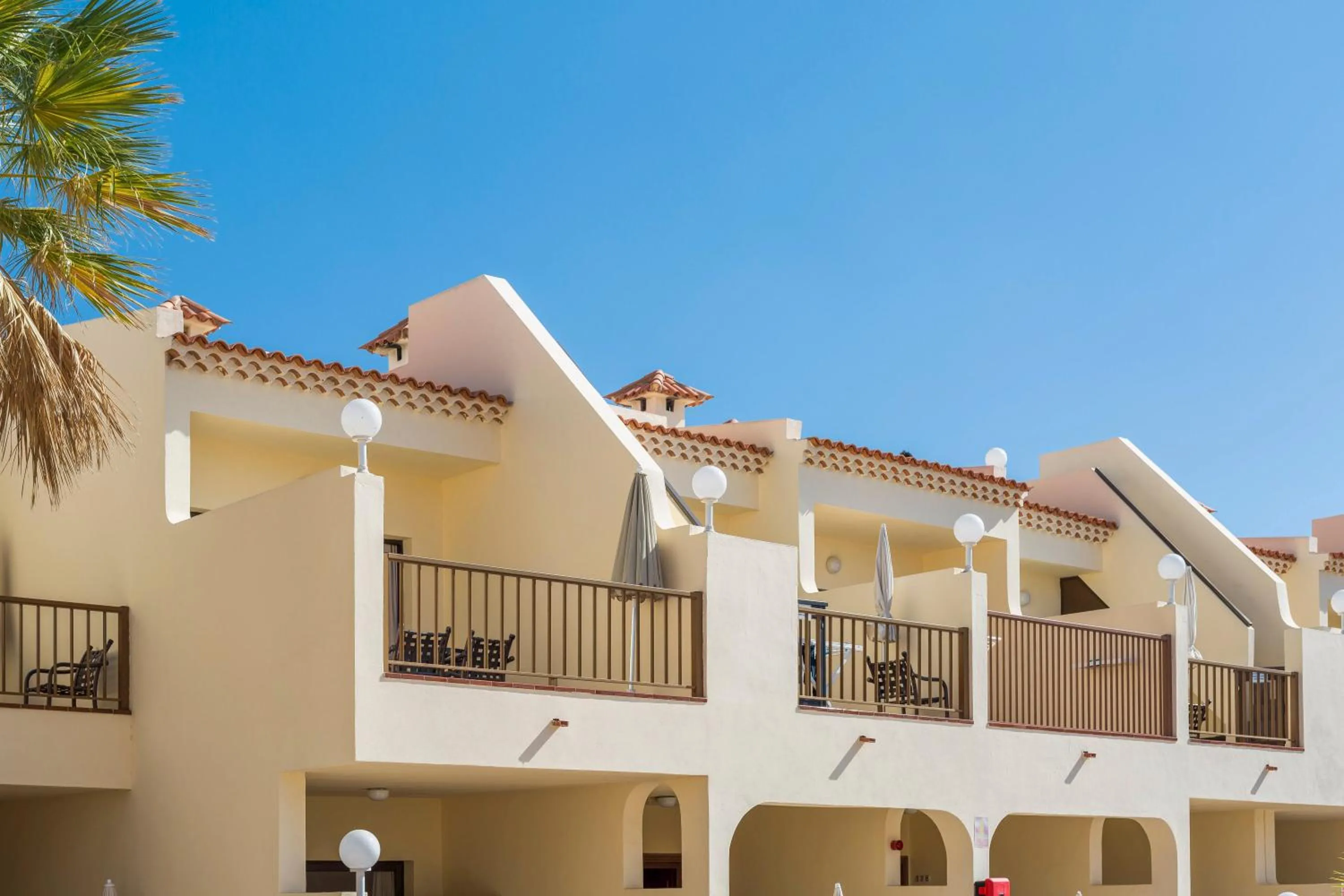 Property building in Royal Sunset Beach Club