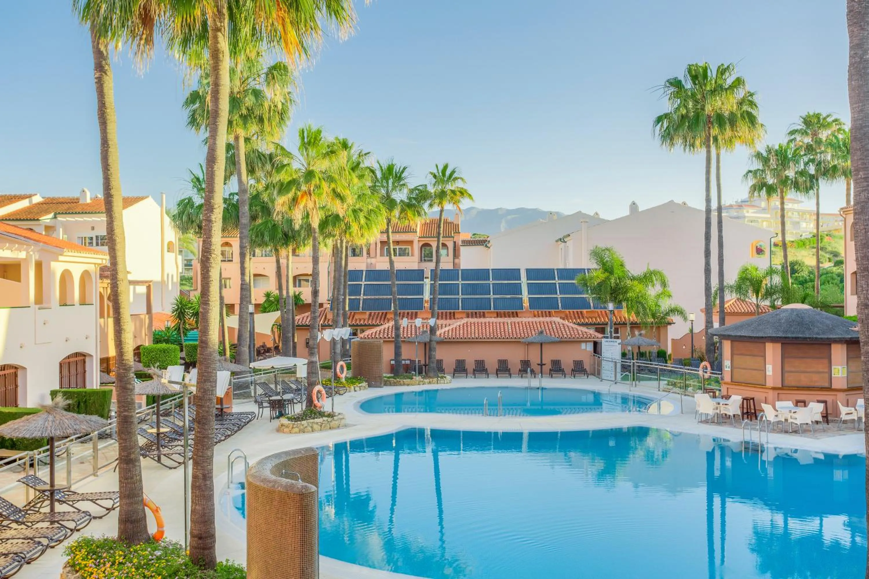 Swimming pool in Los Amigos Beach Club